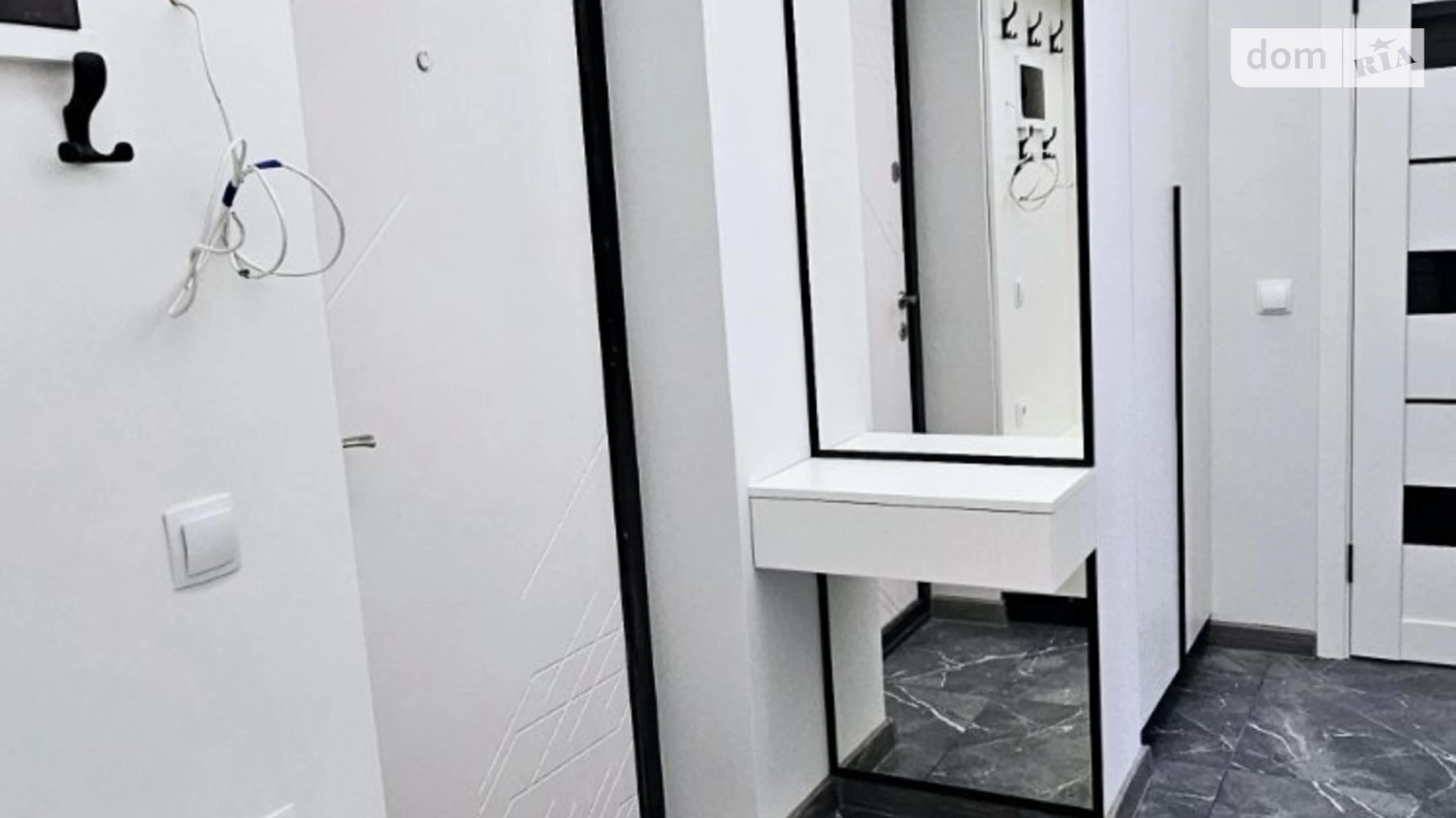 Продается 2-комнатная квартира 50 кв. м в Ровно, ул. Соборная, 364В - фото 4