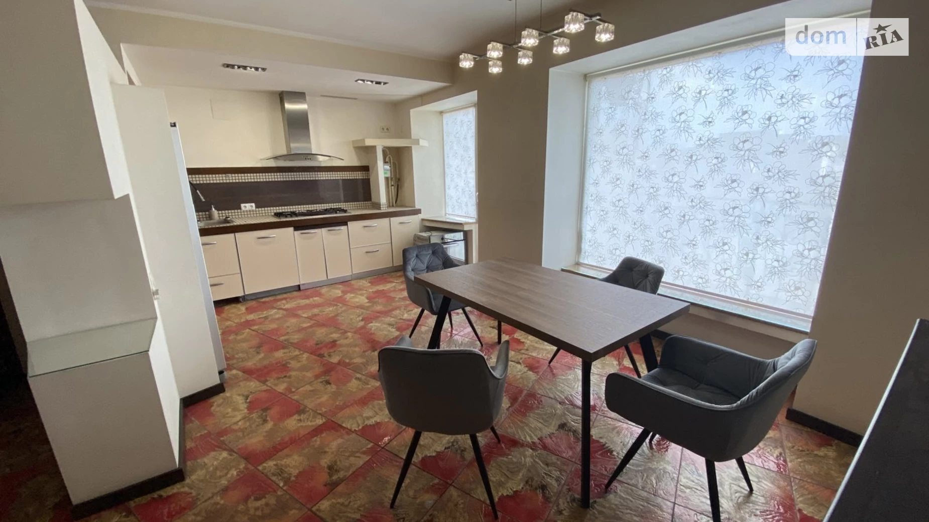 Продается 4-комнатная квартира 200 кв. м в Черноморске, ул. Шевченко - фото 2