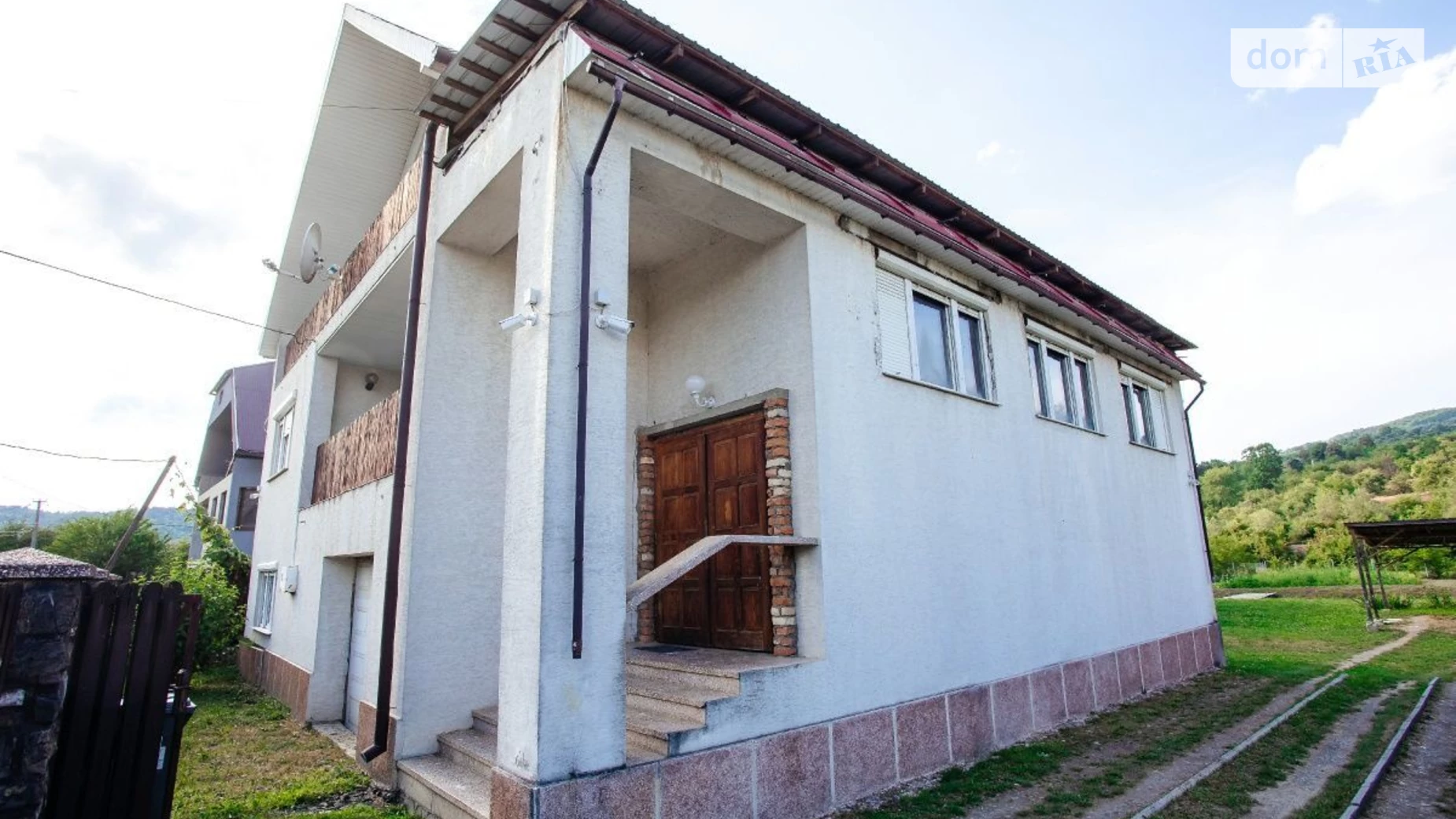 Продается дом на 3 этажа 240 кв. м с балконом, цена: 99500 $ - фото 3