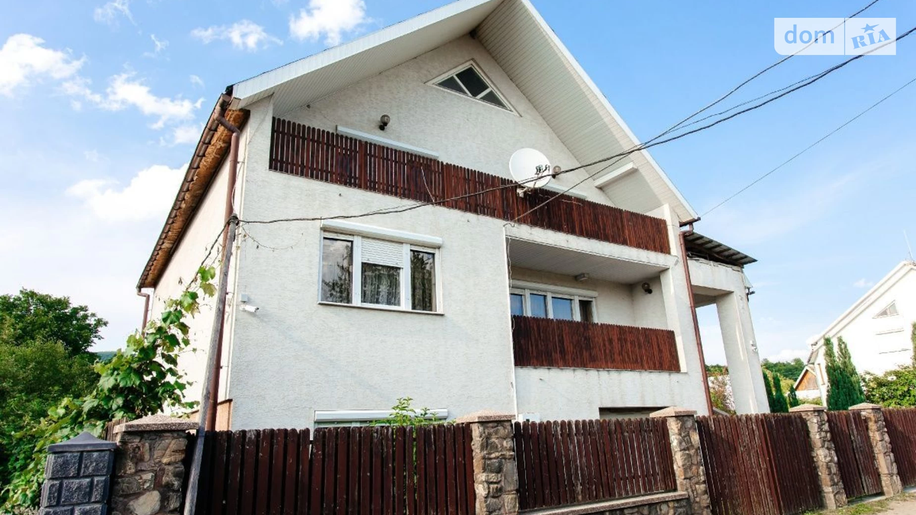 Продается дом на 3 этажа 240 кв. м с балконом, цена: 99500 $ - фото 2