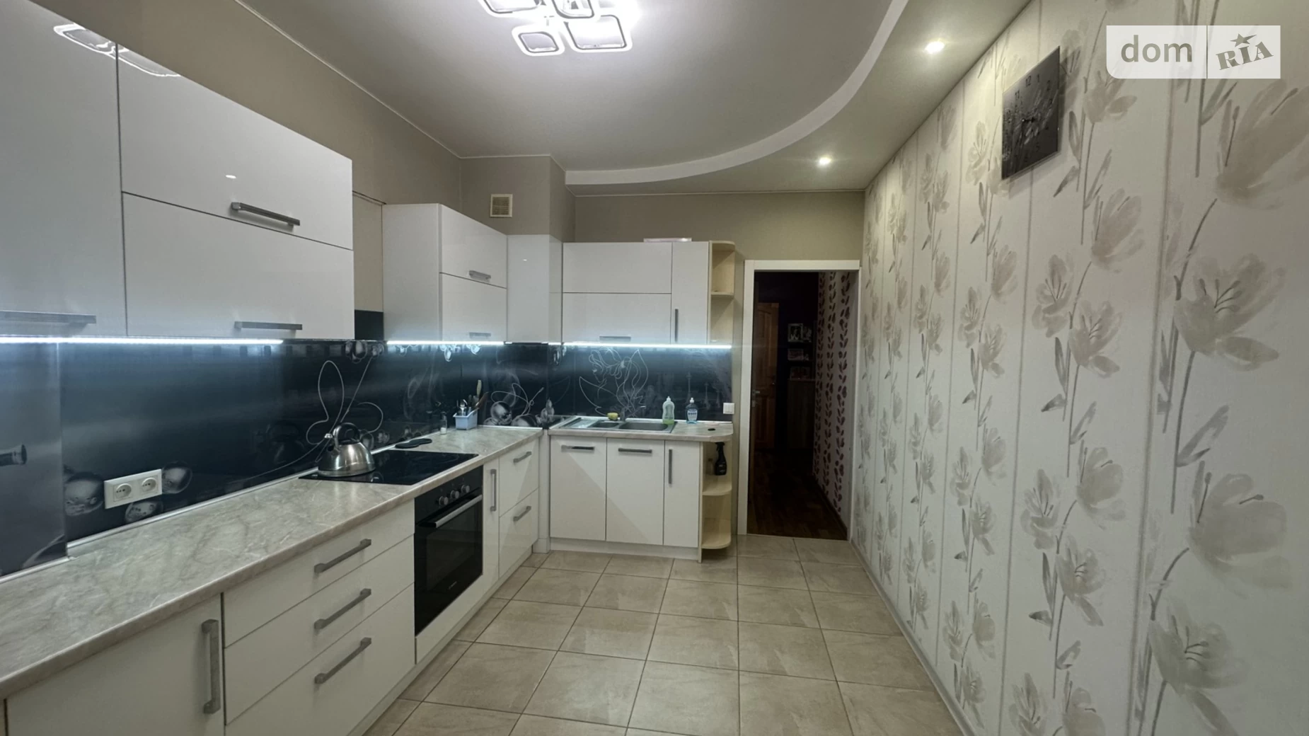 Продается 2-комнатная квартира 64 кв. м в Лиманке, мас. Радужный - фото 5