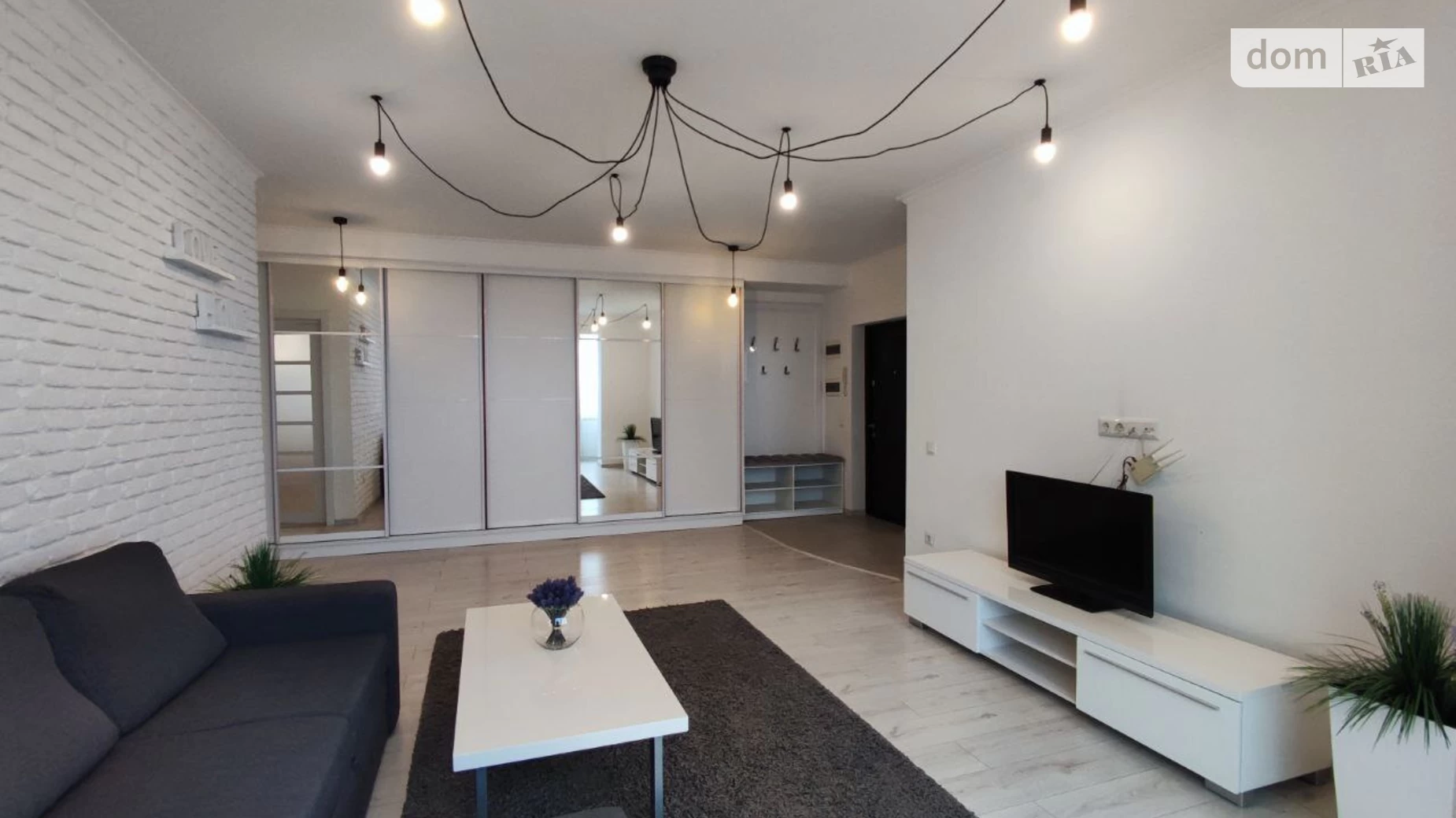 Продается 2-комнатная квартира 67.5 кв. м в Ивано-Франковске, цена: 94000 $ - фото 2