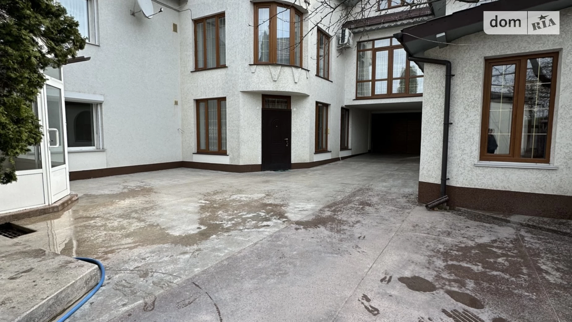 Продается дом на 2 этажа 539.4 кв. м с гаражом, цена: 320000 $ - фото 2