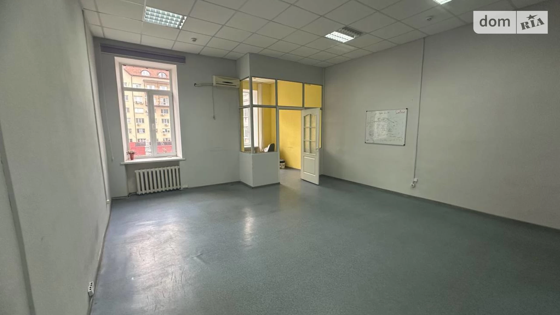 Сдается в аренду офис 39.8 кв. м в бизнес-центре, цена: 10746 $ - фото 3