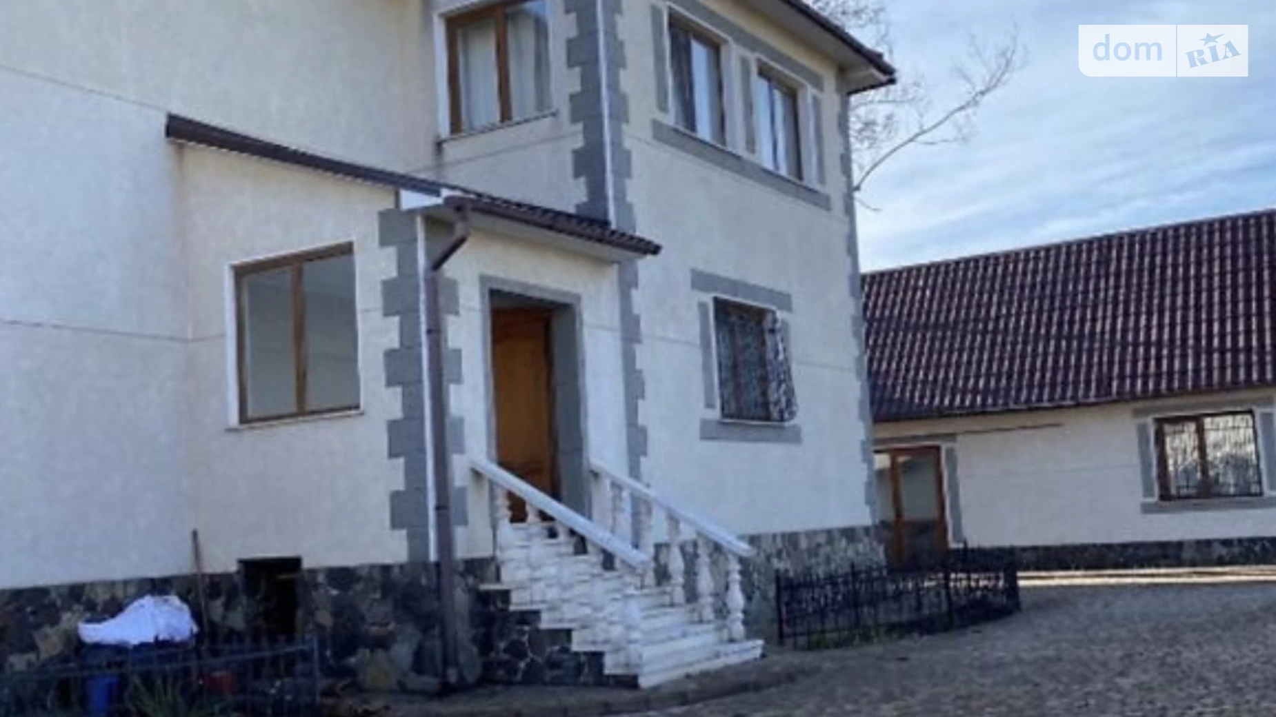 Продается дом на 3 этажа 315 кв. м с гаражом, цена: 190000 $ - фото 2