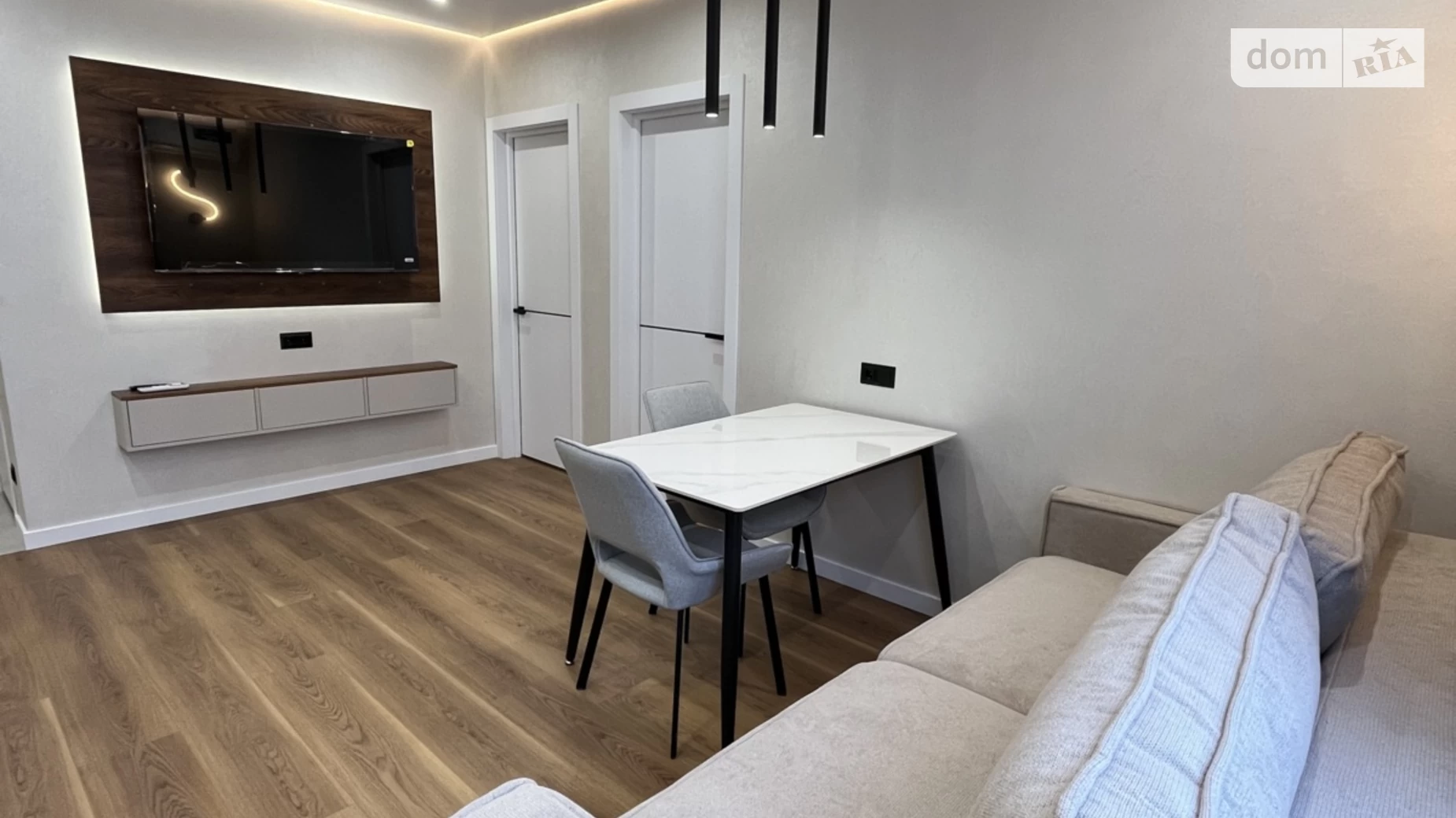 Продается 2-комнатная квартира 48 кв. м в Ивано-Франковске, ул. Национальной Гвардии - фото 3