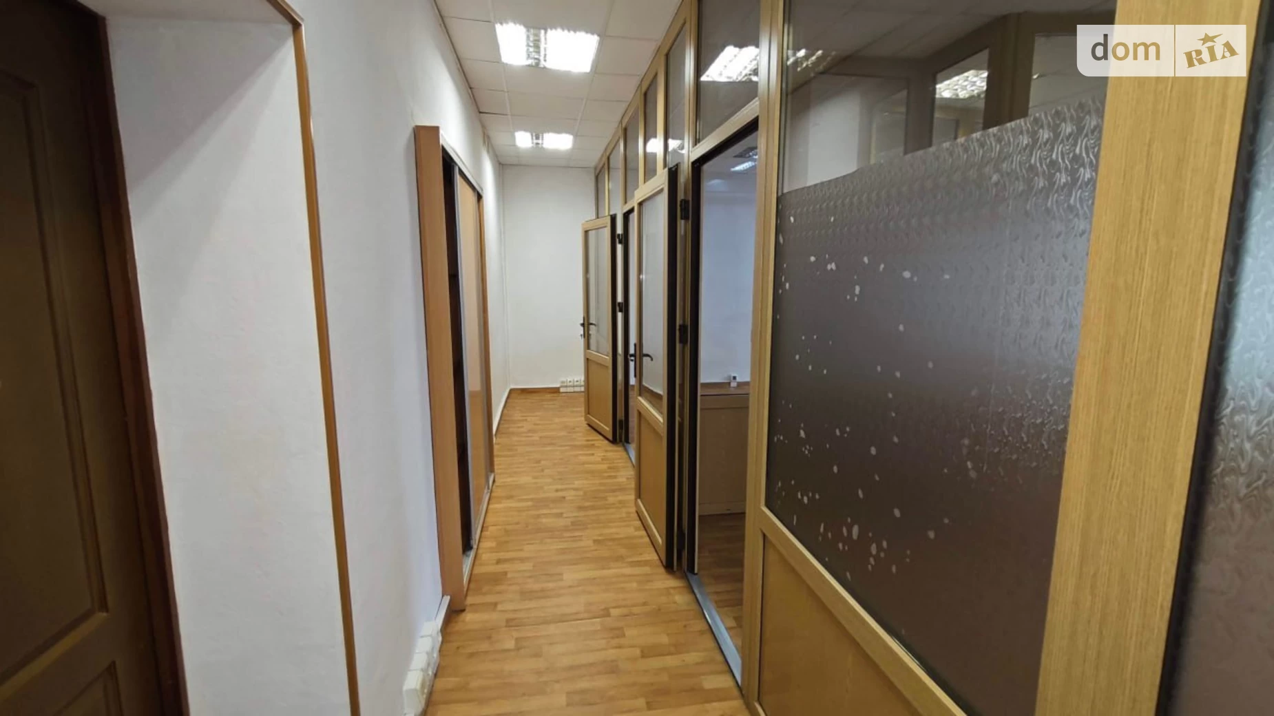 Сдается в аренду офис 61 кв. м в бизнес-центре, цена: 28350 грн - фото 3