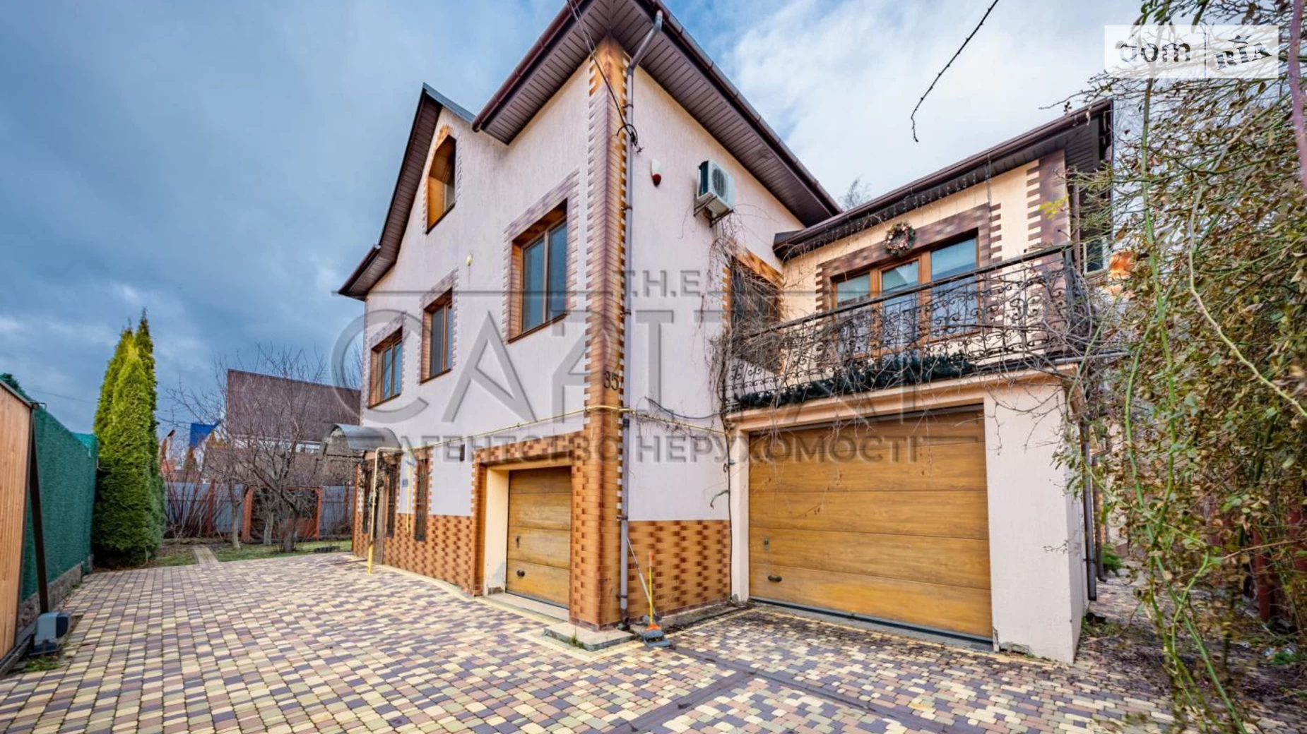 Продается дом на 3 этажа 280 кв. м с бассейном, цена: 390000 $ - фото 2