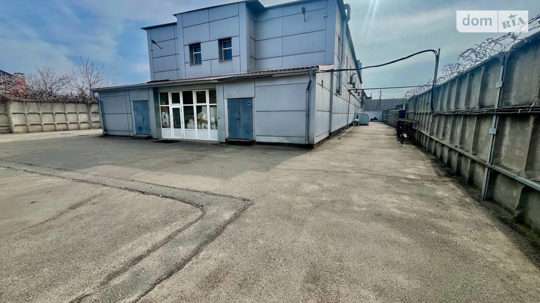 Продается объект сферы услуг 1600 кв. м в 2-этажном здании, цена: 500000 $ - фото 4