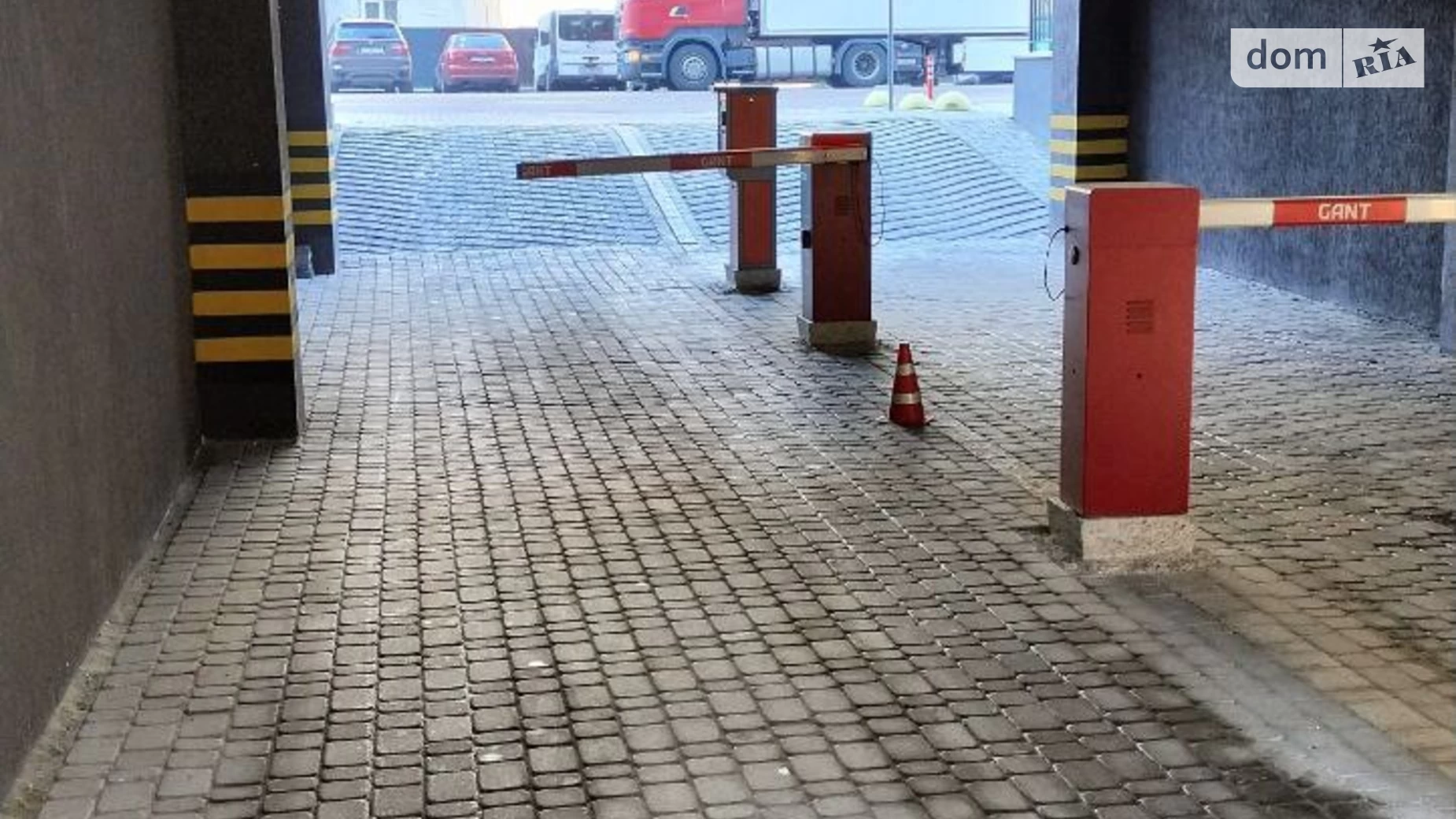 Продается подземный паркинг под легковое авто на 15 кв. м, цена: 10000 $ - фото 5