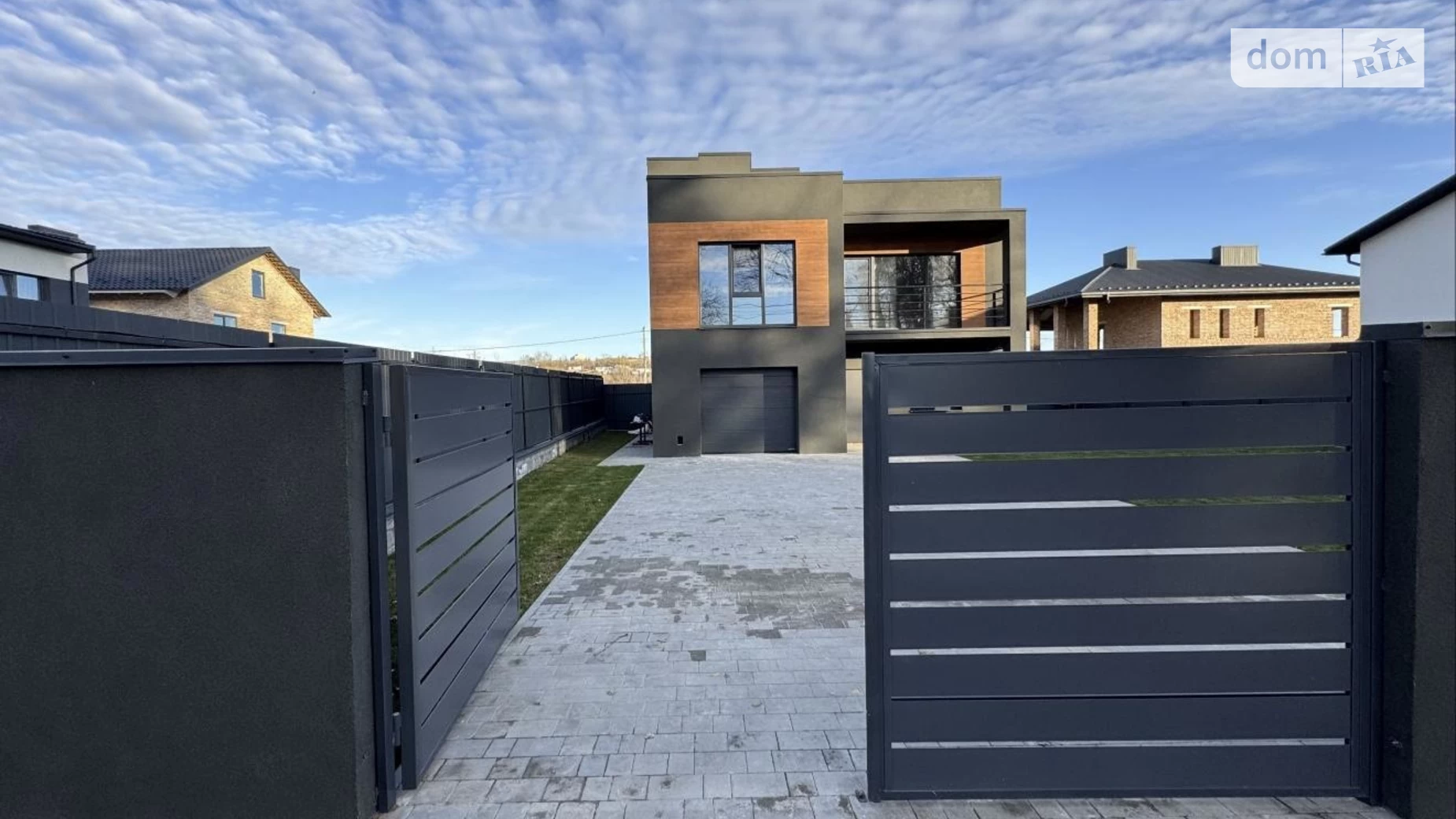 Продается дом на 2 этажа 160 кв. м с мансардой, цена: 108800 $ - фото 2