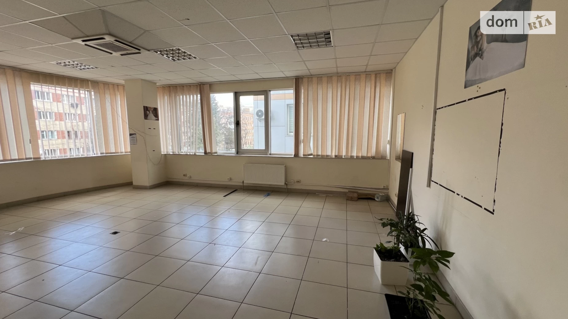 Здається в оренду офіс 46.5 кв. м в бізнес-центрі, цена: 11625 грн - фото 2