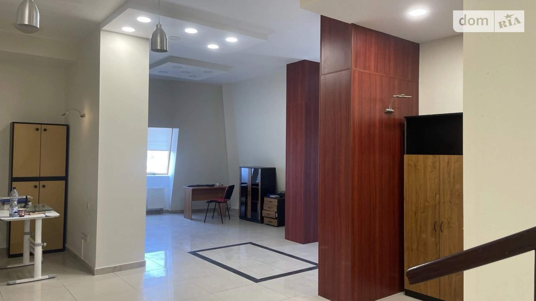 Сдается в аренду офис 237.5 кв. м в бизнес-центре, цена: 2375 $ - фото 5