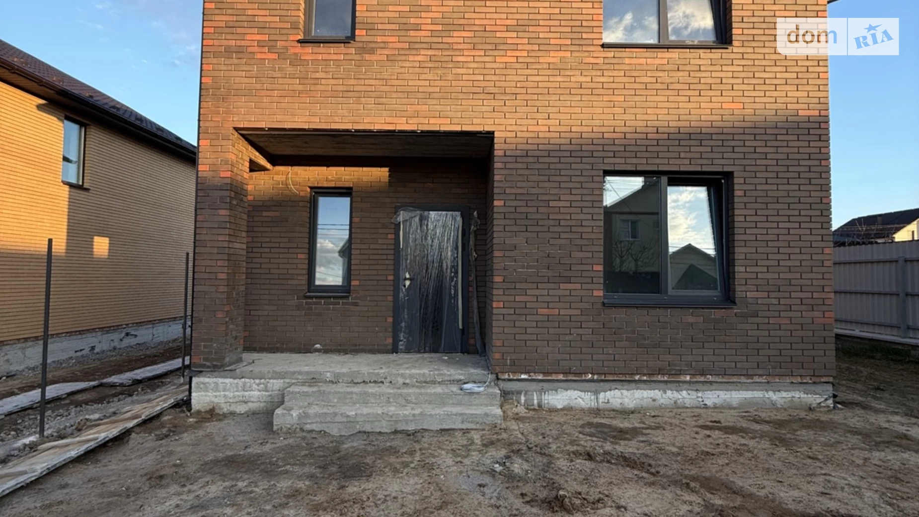 Продается дом на 2 этажа 120 кв. м с садом, цена: 100000 $ - фото 2
