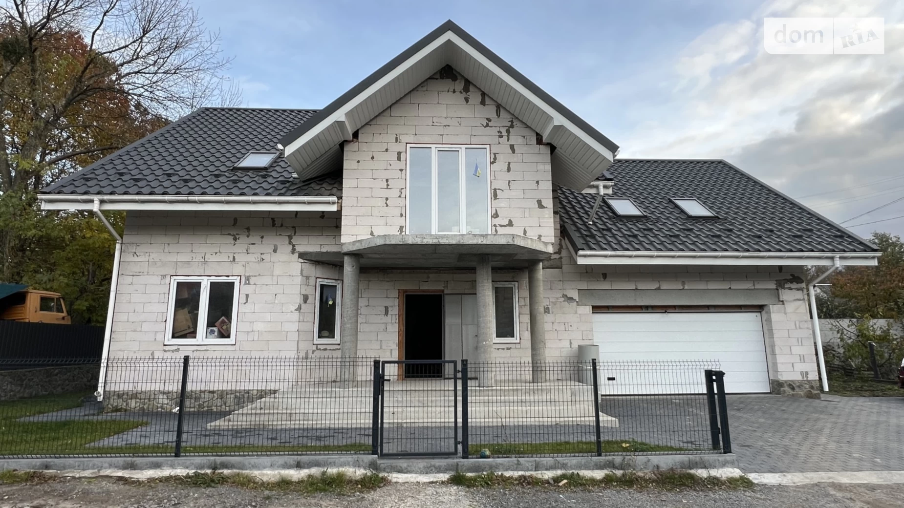 Продается дом на 2 этажа 253.4 кв. м с гаражом, цена: 160000 $ - фото 2