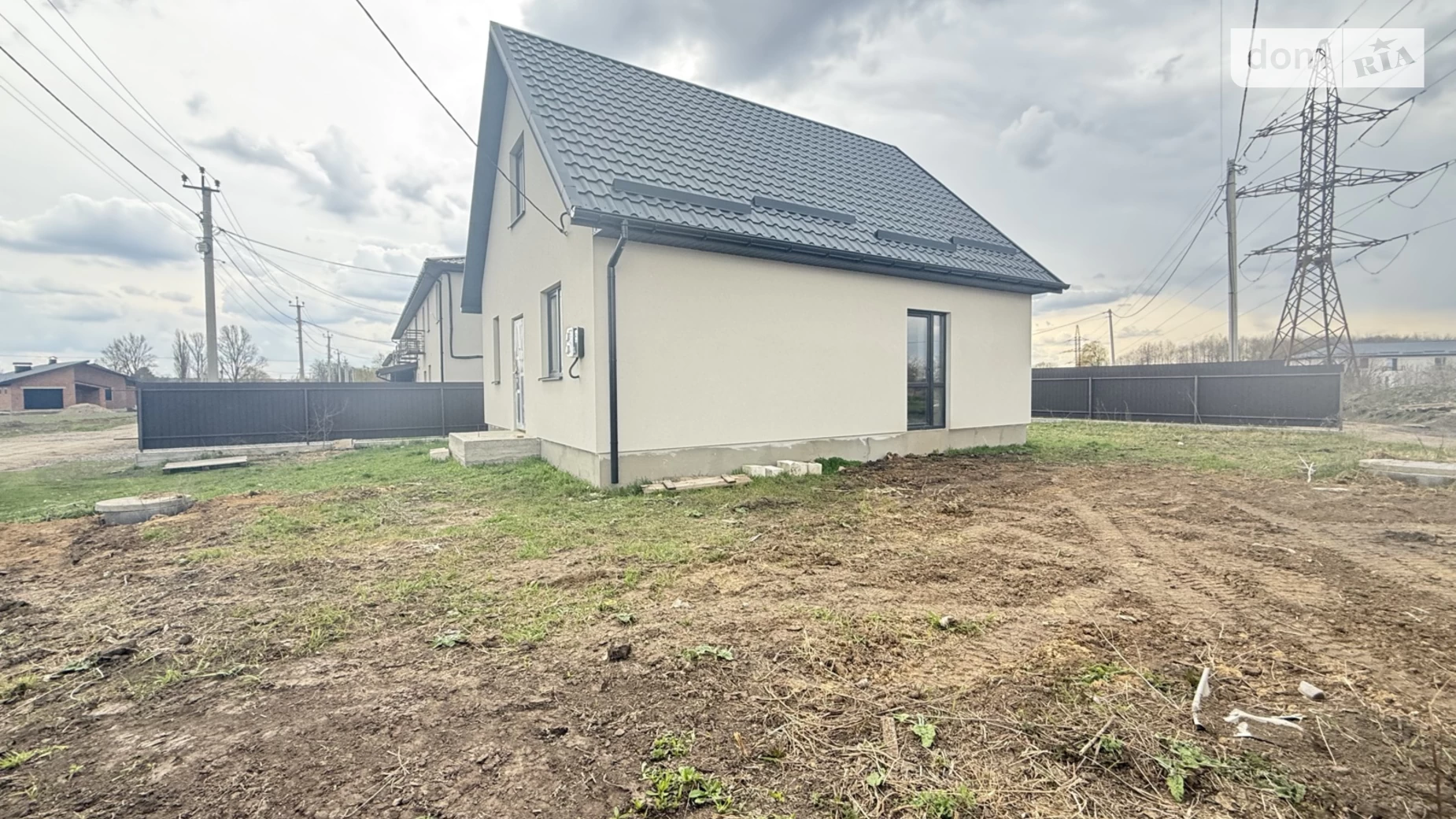 Продается дом на 2 этажа 104 кв. м с бассейном, цена: 65000 $ - фото 3