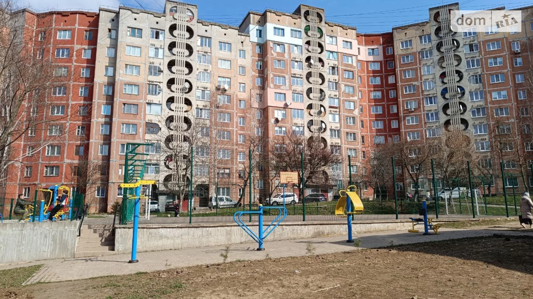 Продается 3-комнатная квартира 65.6 кв. м в Ровно, ул. Шухевича Романа, 26 - фото 2