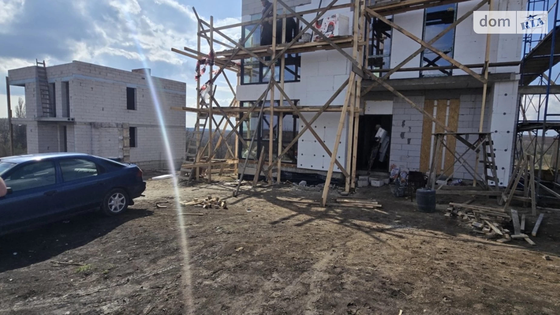 Продается дом на 2 этажа 116 кв. м с камином, цена: 92800 $ - фото 3