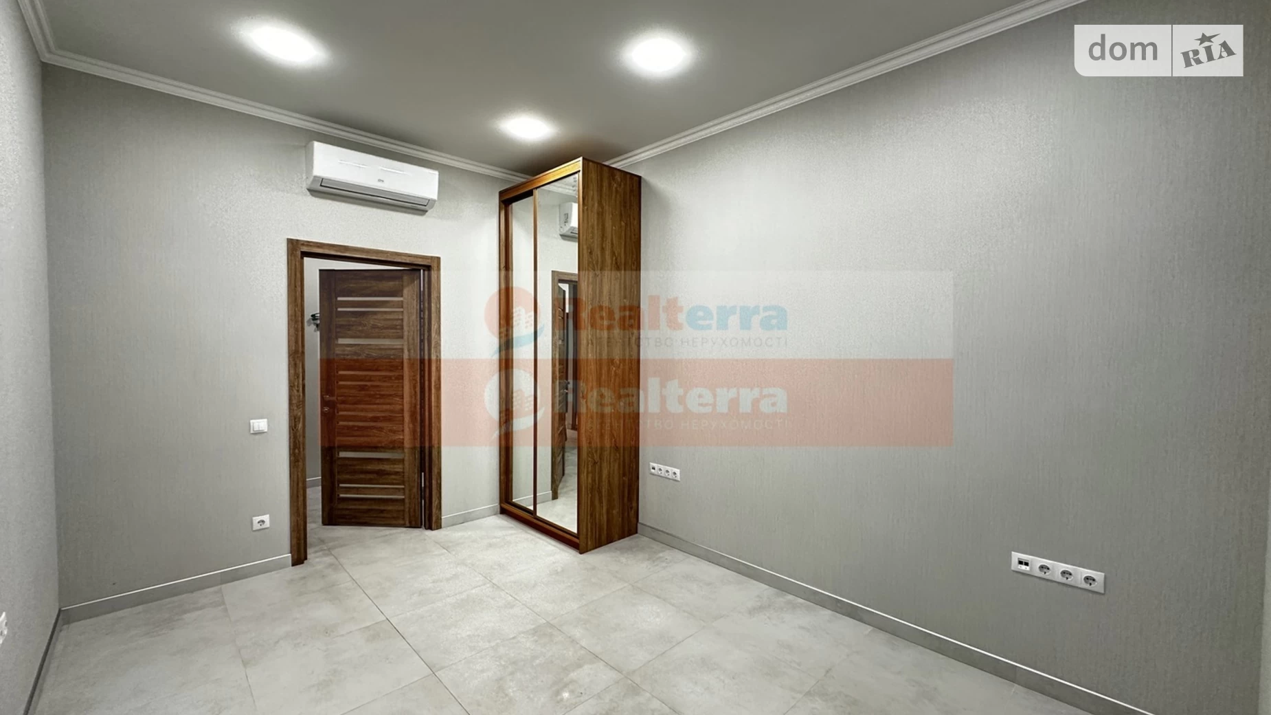 Сдается в аренду офис 70 кв. м в бизнес-центре, цена: 1199 $ - фото 3
