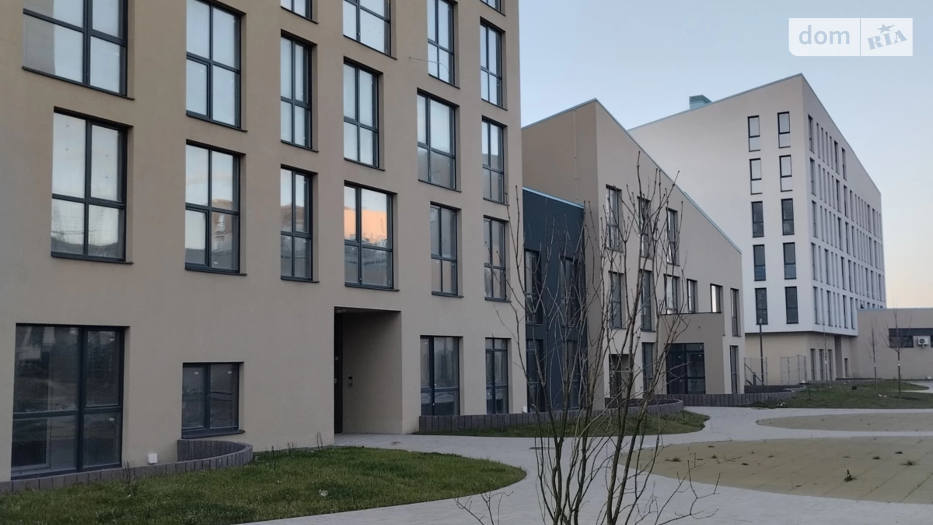 Продається 1-кімнатна квартира 43 кв. м у Львові, вул. Хмельницького Богдана, 116 - фото 2
