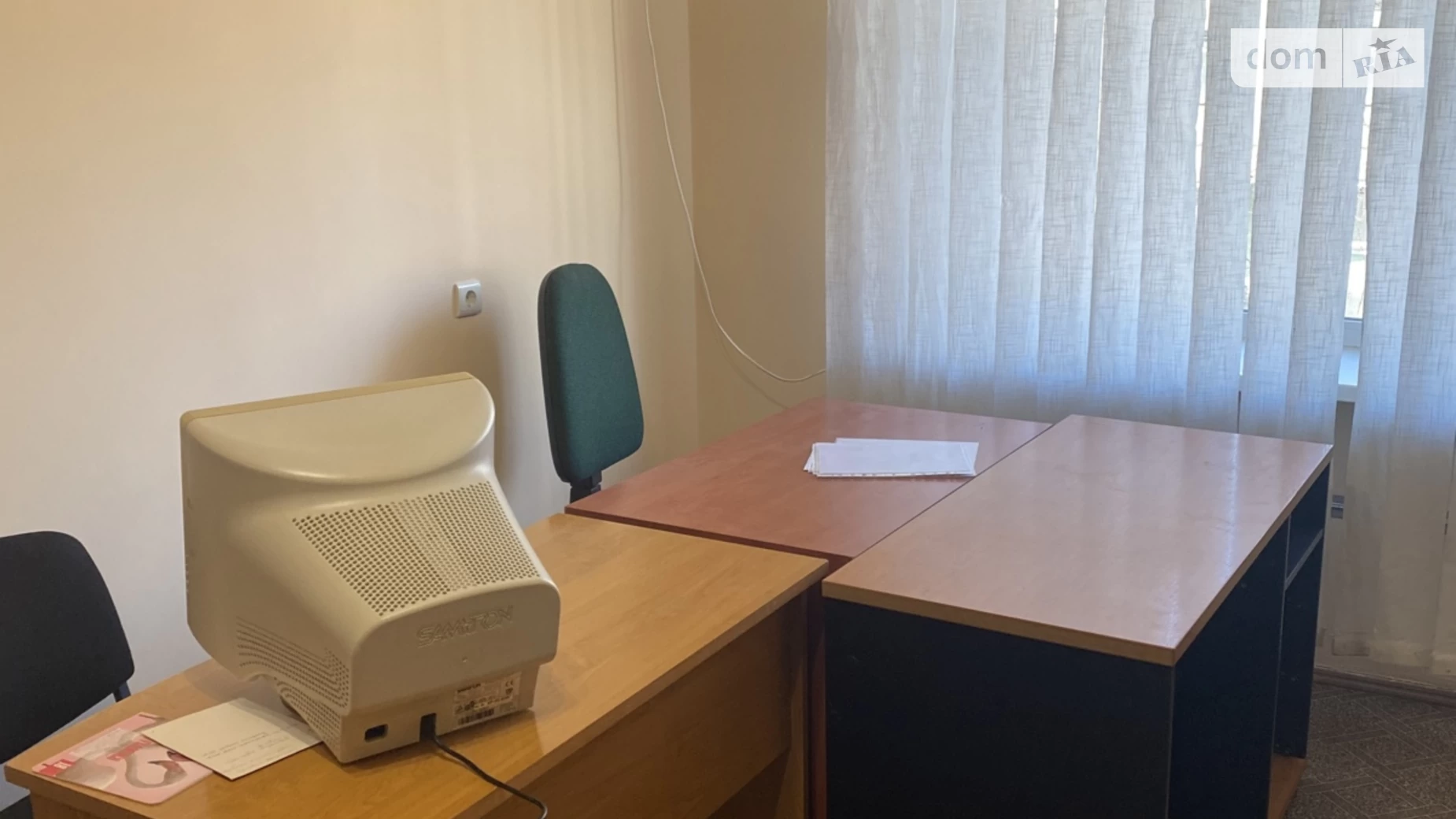 Сдается в аренду офис 17 кв. м в бизнес-центре, цена: 2000 грн - фото 2