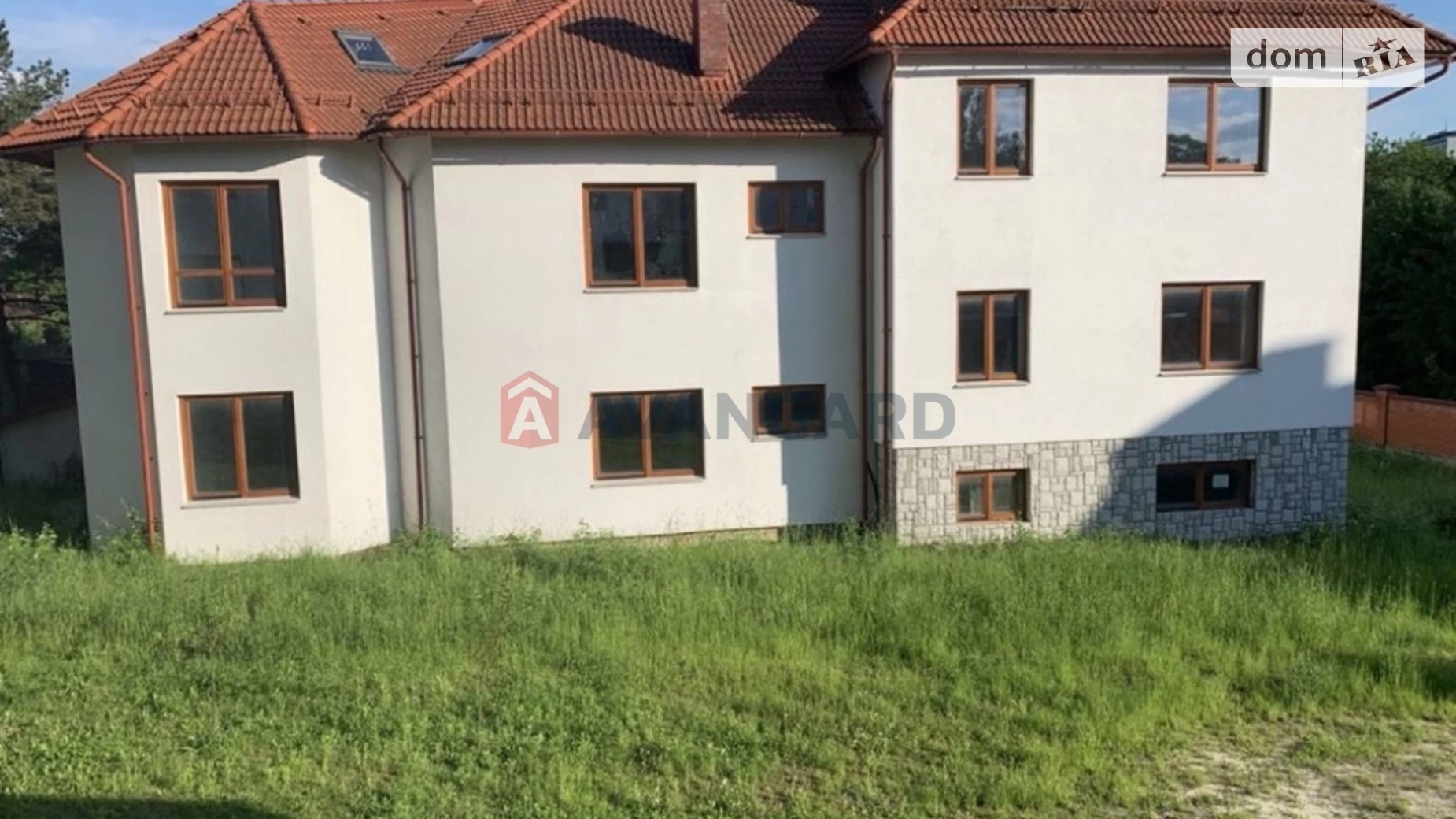Продается объект сферы услуг 1130 кв. м в 3-этажном здании, цена: 279000 $ - фото 2