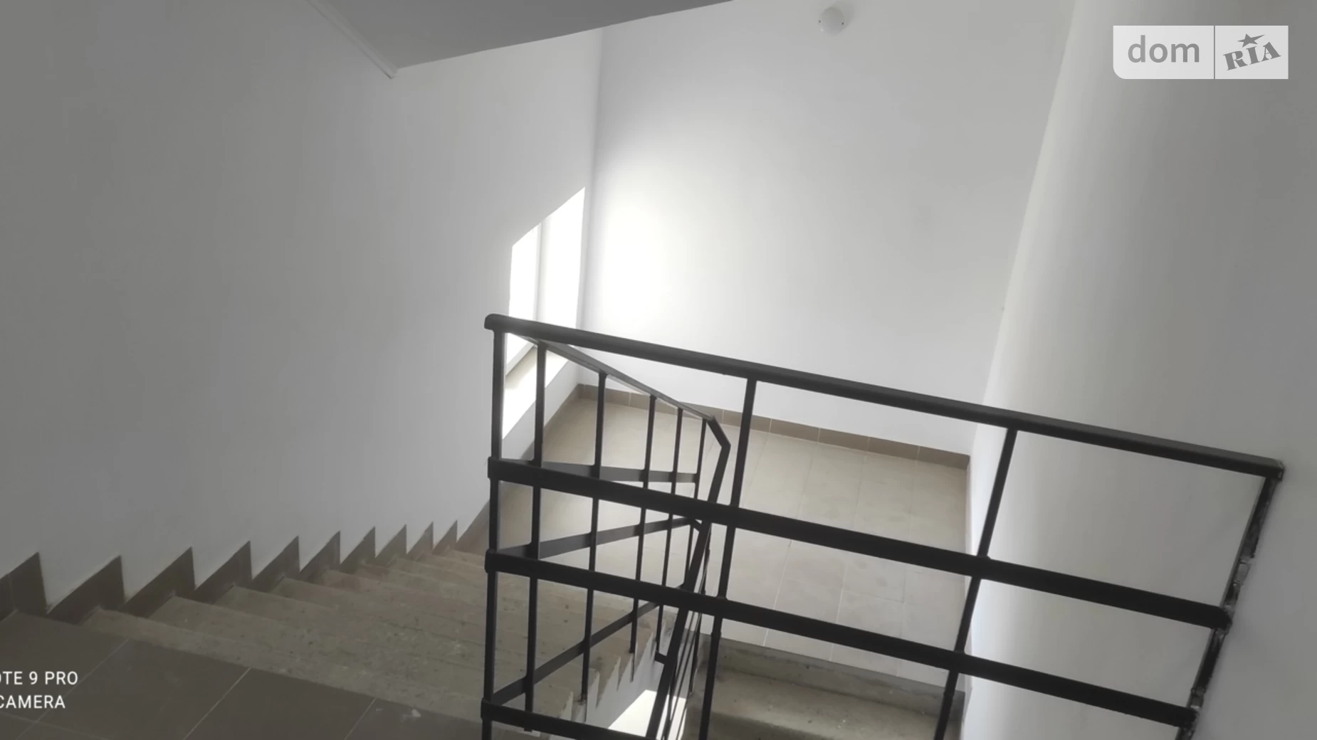 Продается 2-комнатная квартира 80 кв. м в Дрогобыче, ул. Петра Сагайдачного, 100А - фото 2