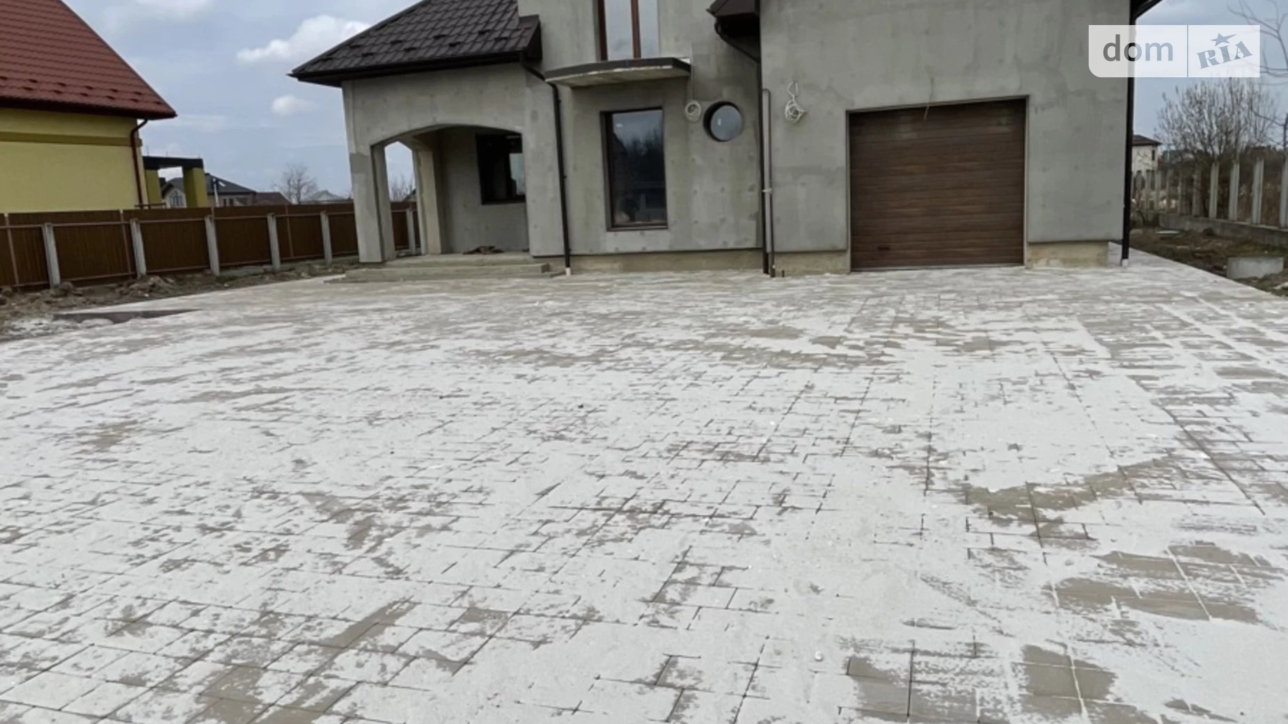 Продается дом на 2 этажа 145 кв. м с камином, цена: 130000 $ - фото 2