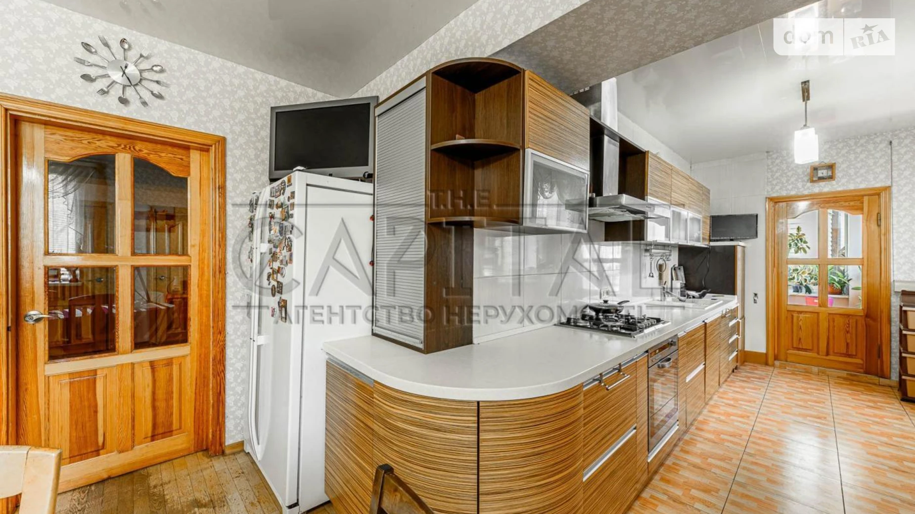 Продается дом на 3 этажа 270 кв. м с садом, цена: 240000 $ - фото 2