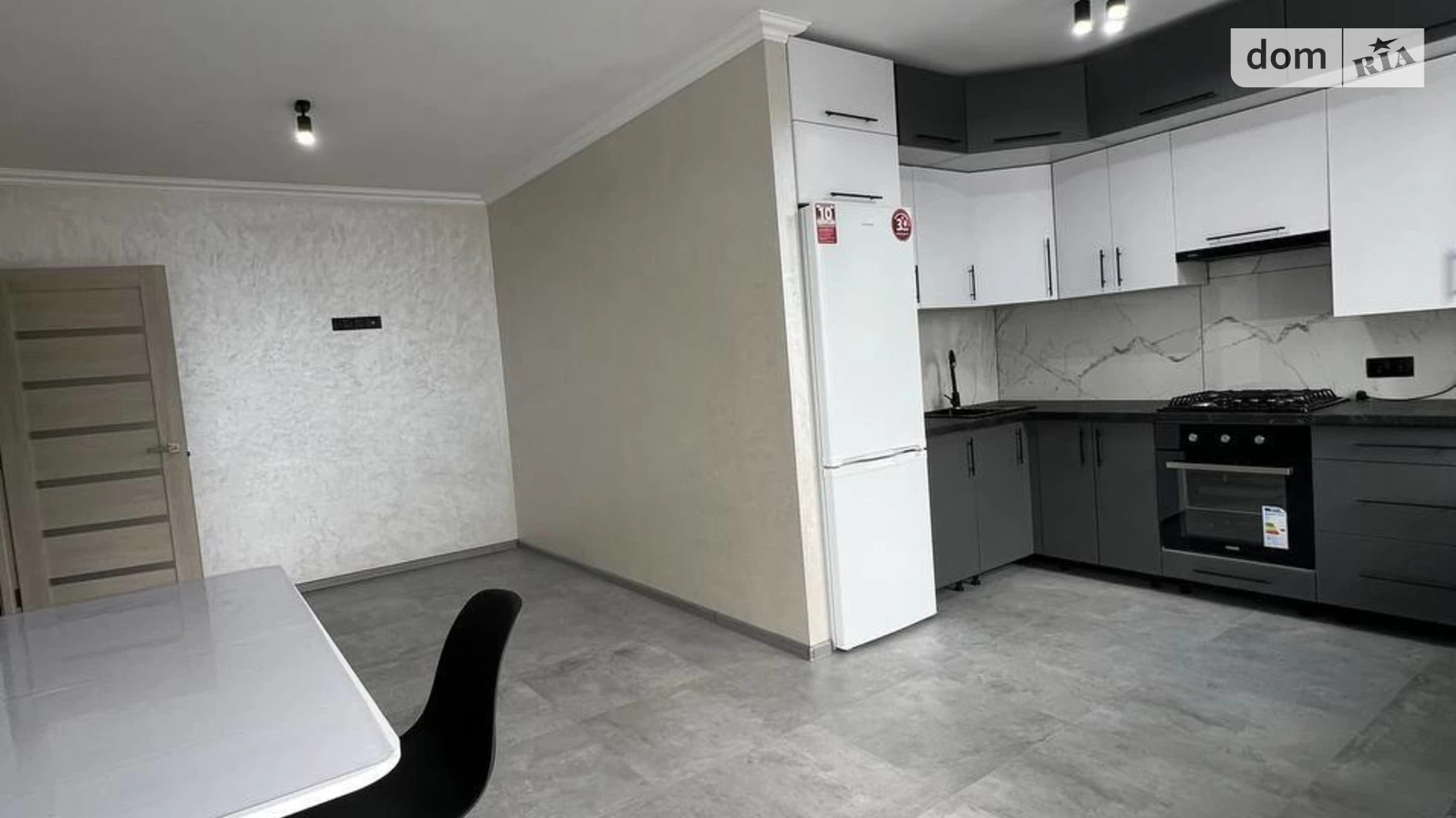Сдается в аренду 2-комнатная квартира 69 кв. м в Ивано-Франковске, ул. Высочана Семена - фото 2