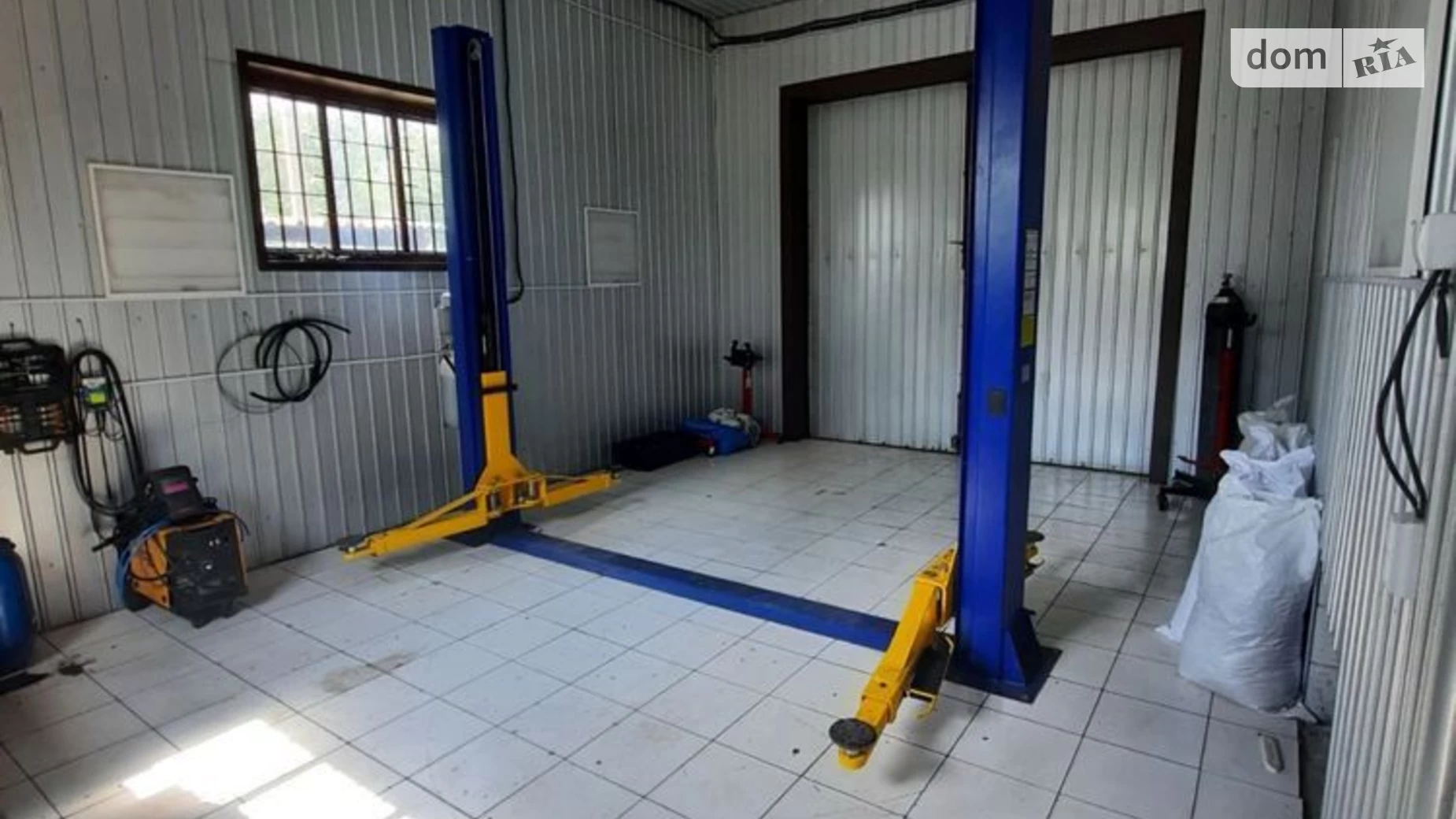 Продается дом на 2 этажа 200 кв. м с гаражом, цена: 60000 $ - фото 2