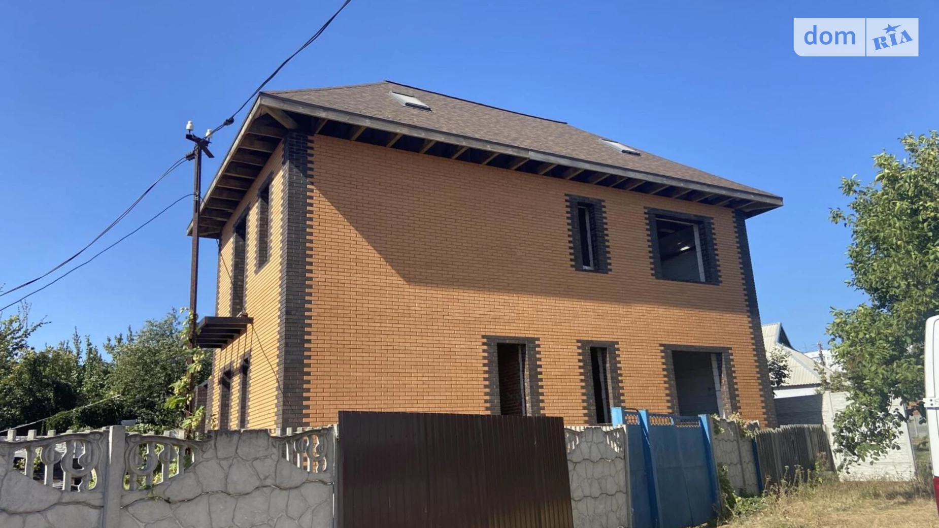 Продается дом на 2 этажа 180 кв. м с подвалом, цена: 99000 $ - фото 2