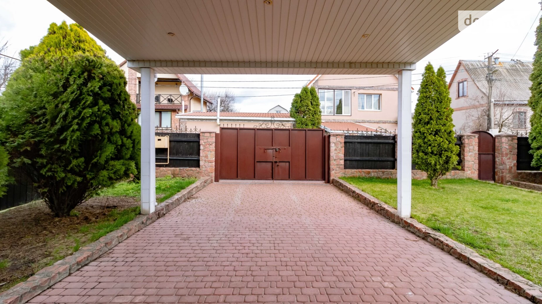 Продается дом на 3 этажа 356.6 кв. м с балконом, цена: 185000 $ - фото 3