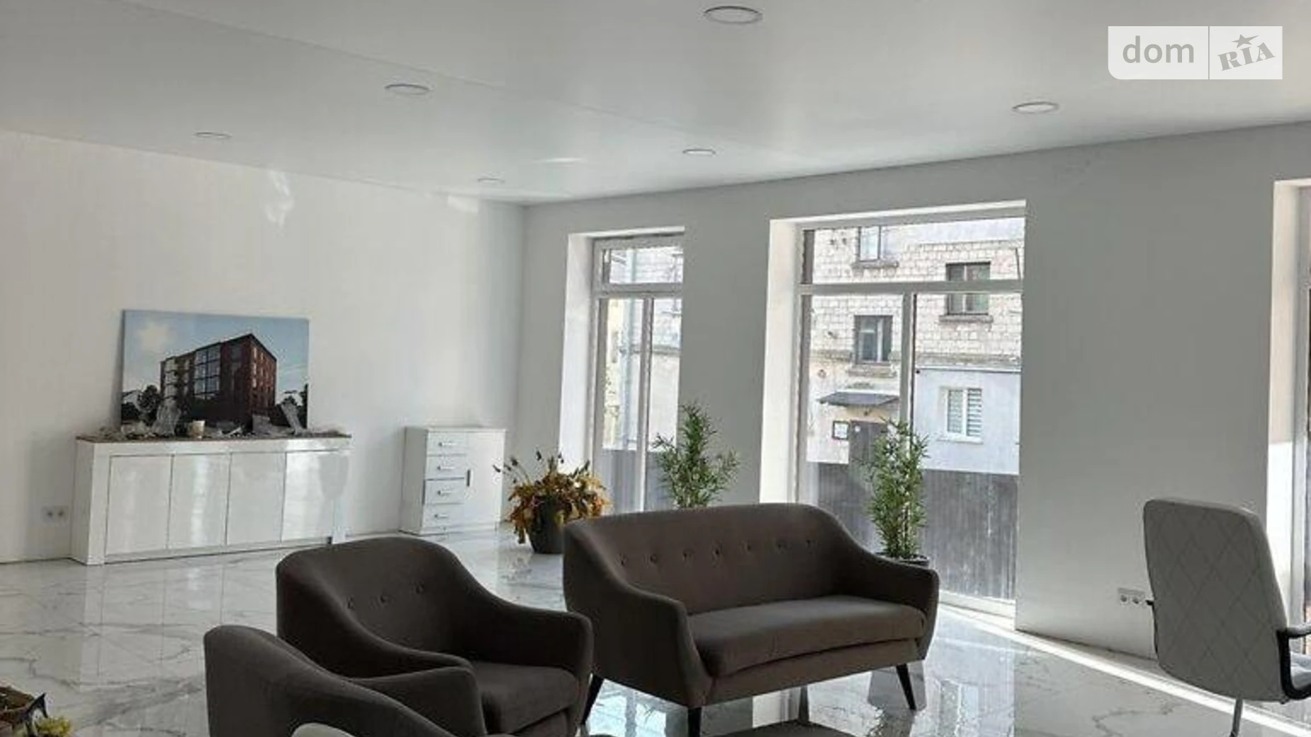 Сдается в аренду помещения свободного назначения 82 кв. м в 5-этажном здании, цена: 49200 грн - фото 4