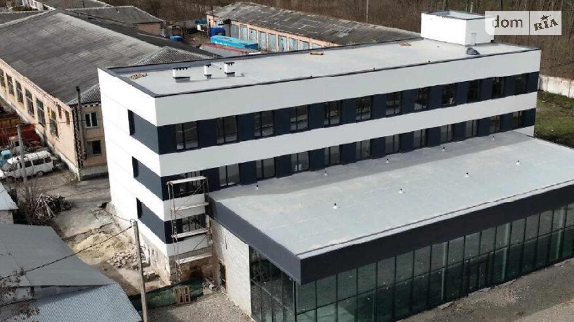 Продается объект сферы услуг 1950 кв. м в 4-этажном здании, цена: 1000000 $ - фото 4