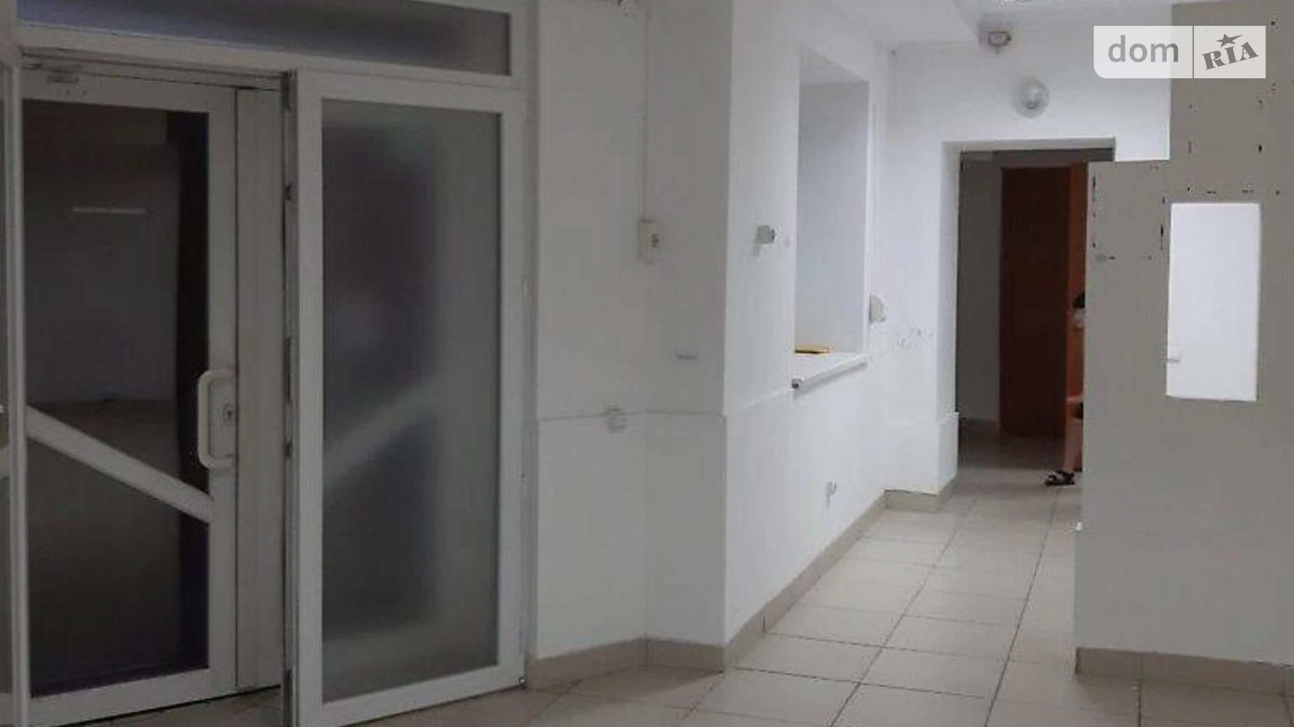 Сдается в аренду офис 80 кв. м в бизнес-центре, цена: 150 $ - фото 4