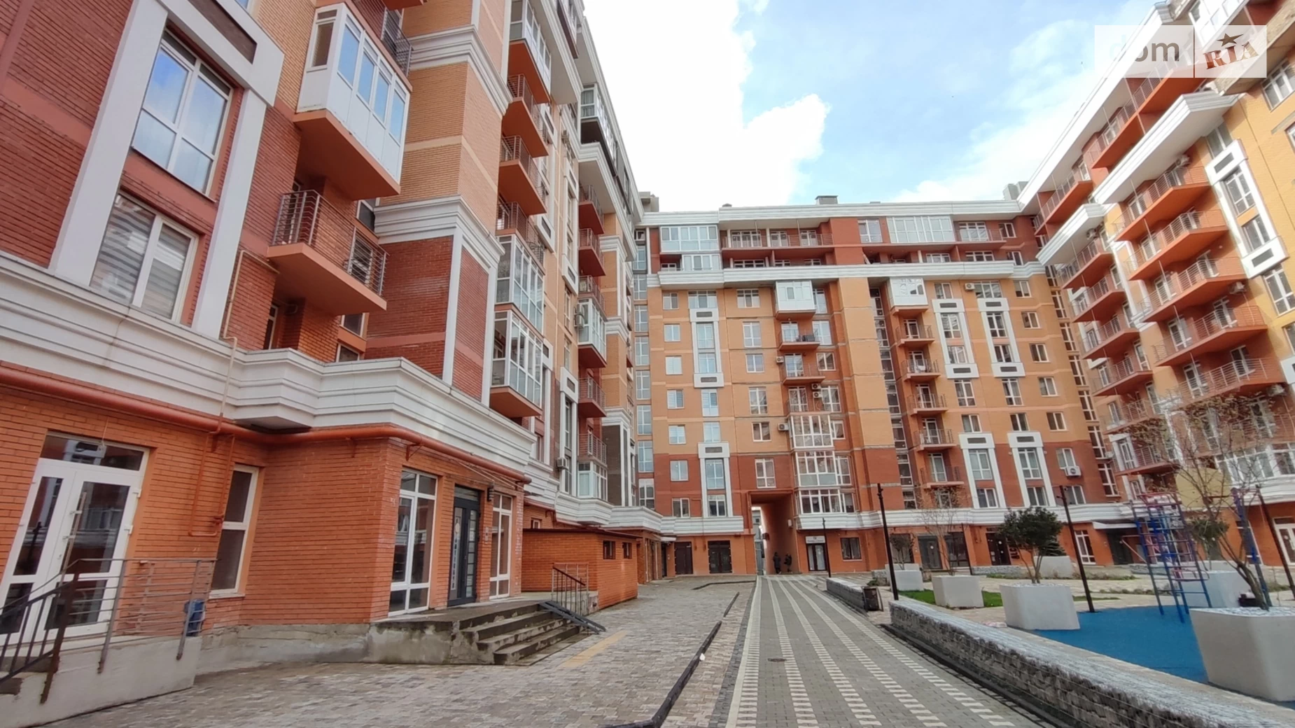 Продається 3-кімнатна квартира 76 кв. м у Чернівцях, просп. Незалежності, 106А - фото 3
