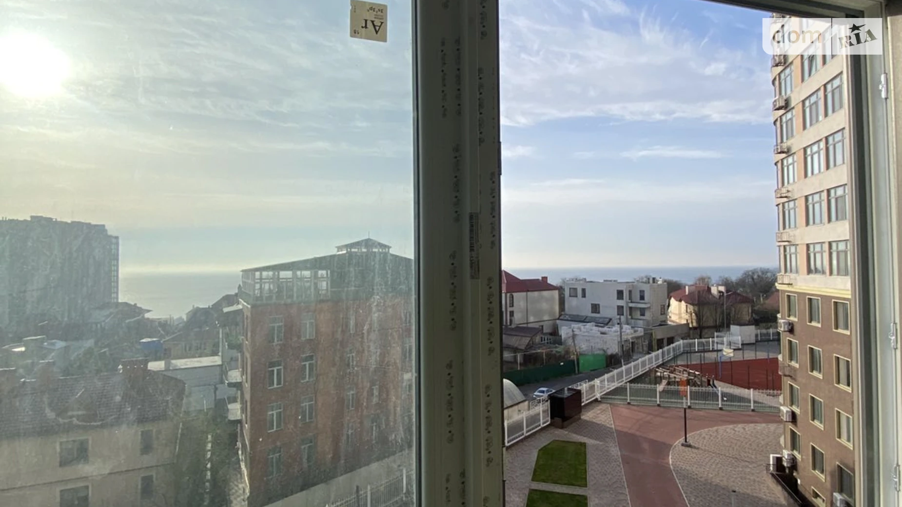 Продается 1-комнатная квартира 39 кв. м в Одессе, ул. Валерия Самофалова - фото 2
