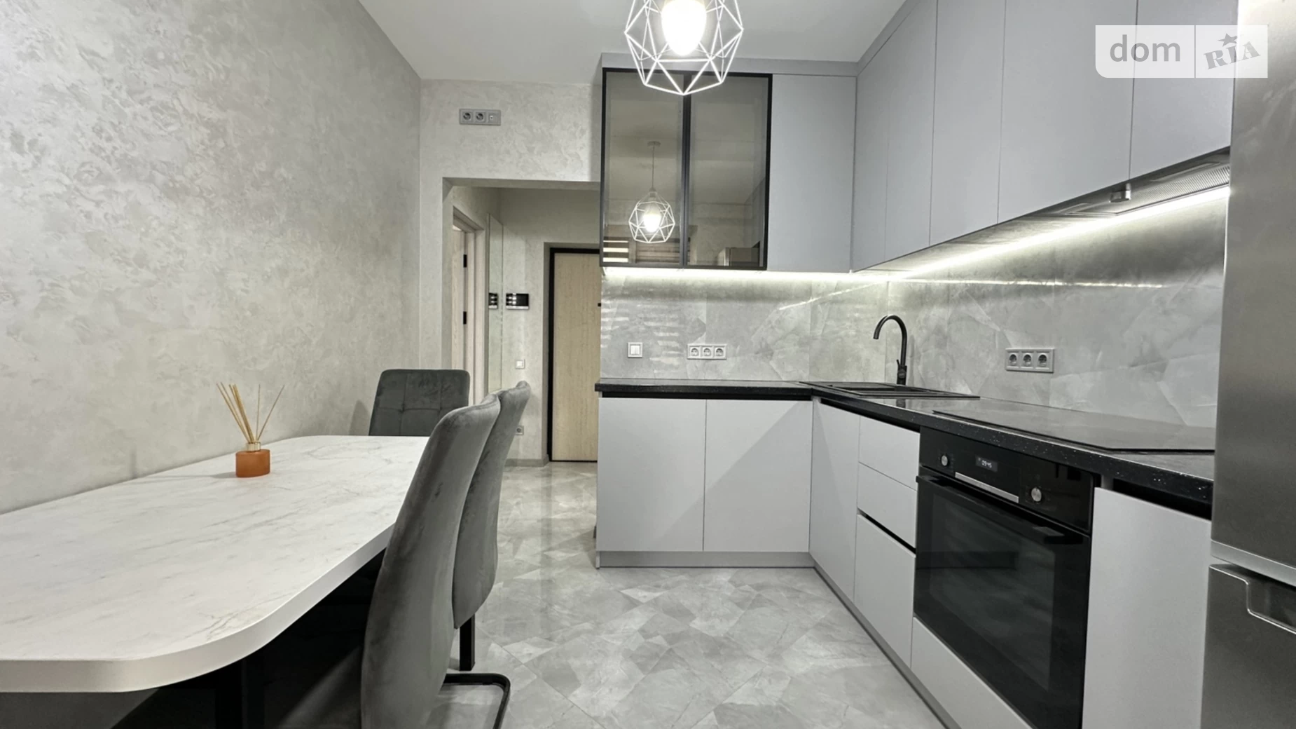 Продается 1-комнатная квартира 47 кв. м в Ивано-Франковске, цена: 68000 $ - фото 2