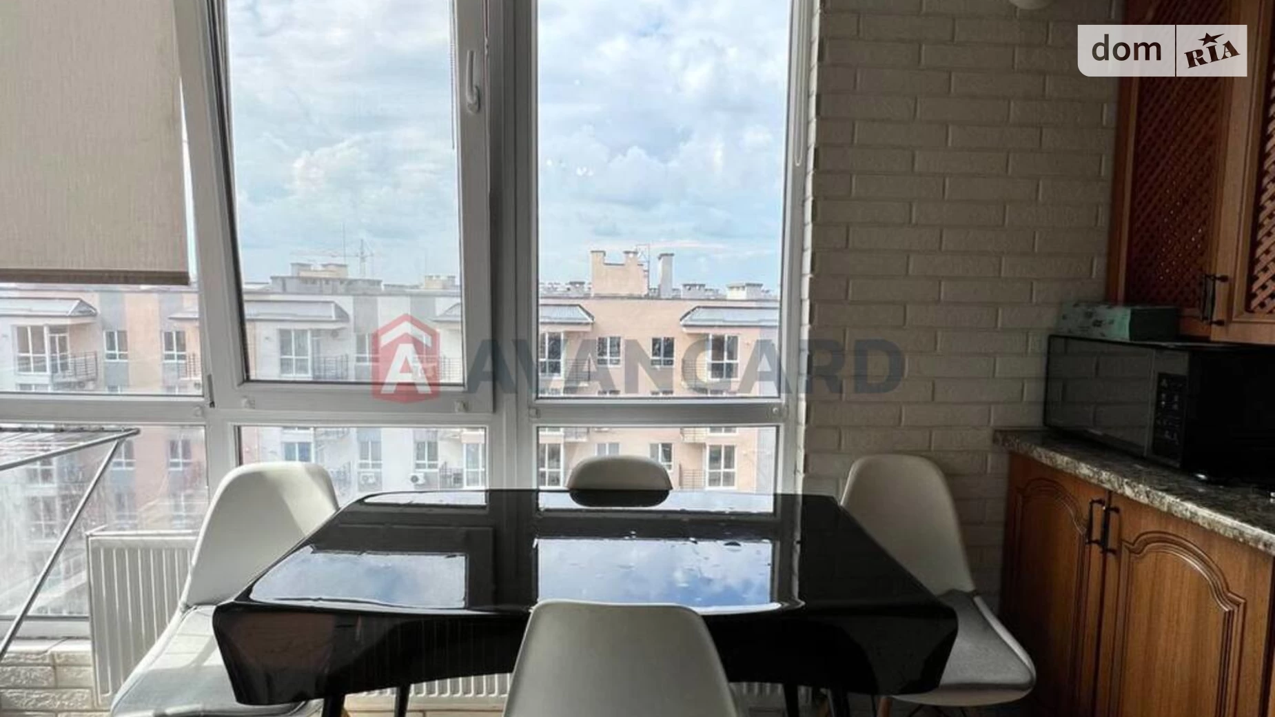 Продается 3-комнатная квартира 68 кв. м в Днепре, ул. Содружества, 1 - фото 2