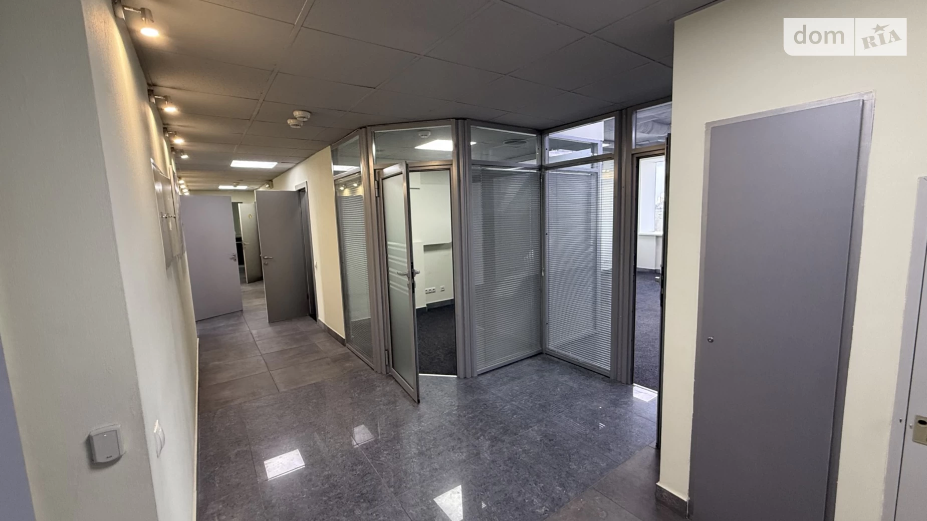 Сдается в аренду офис 294 кв. м в бизнес-центре, цена: 2205 $ - фото 3