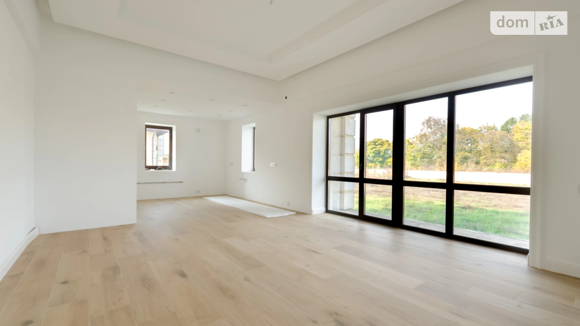 Продается дом на 2 этажа 391.1 кв. м с беседкой, цена: 390000 $ - фото 2