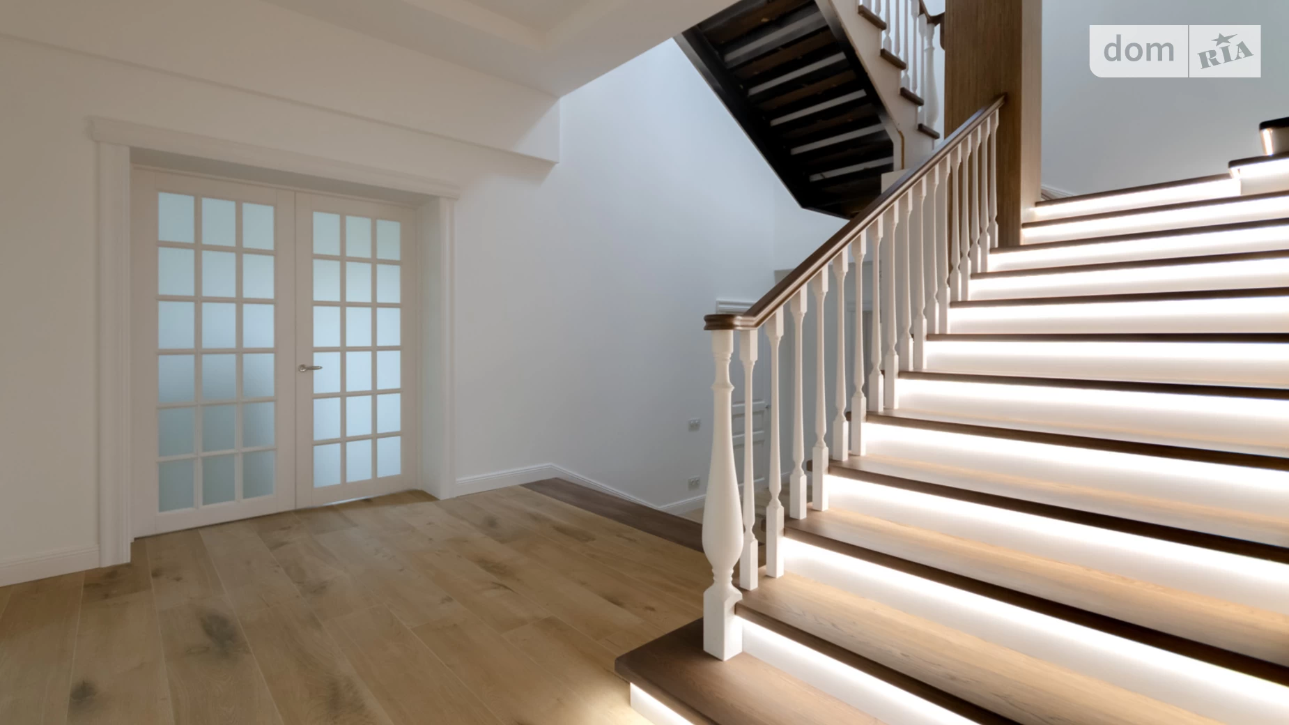Продается дом на 2 этажа 391.1 кв. м с балконом, цена: 340000 $ - фото 3