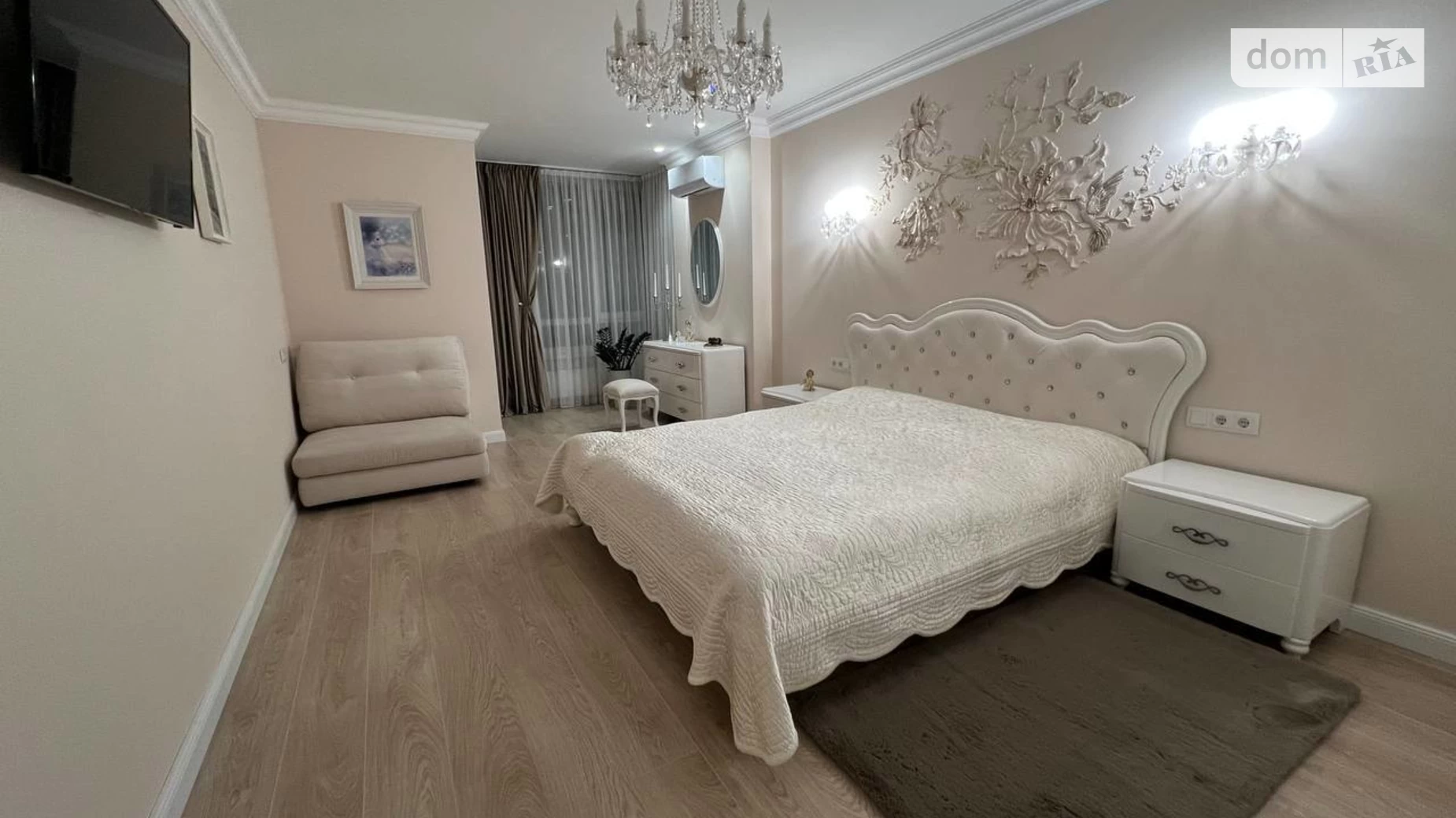Продается 3-комнатная квартира 95.7 кв. м в, цена: 148000 $ - фото 2