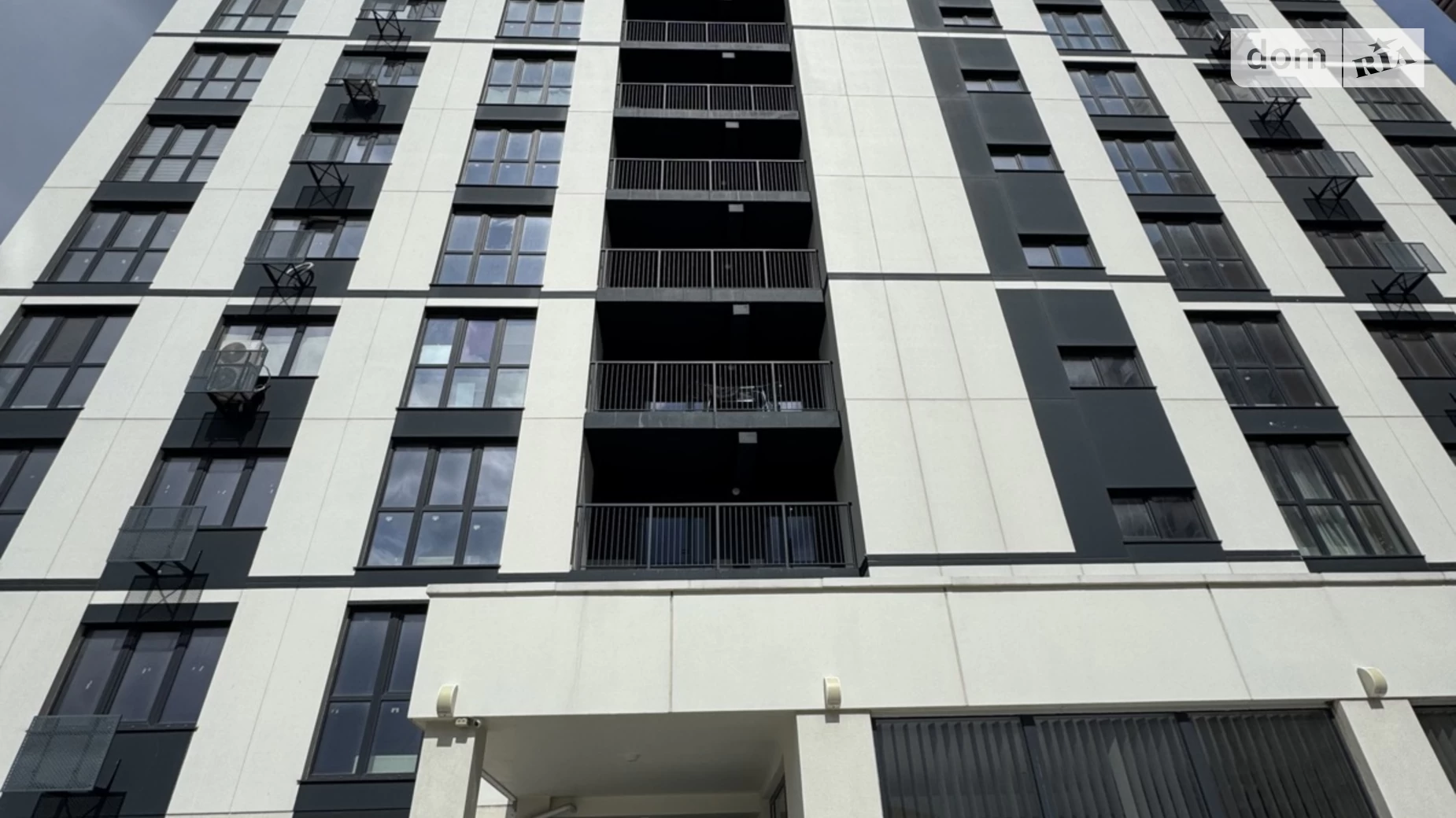 Продается 1-комнатная квартира 42 кв. м в Одессе, ул. Литературная, 10 - фото 2