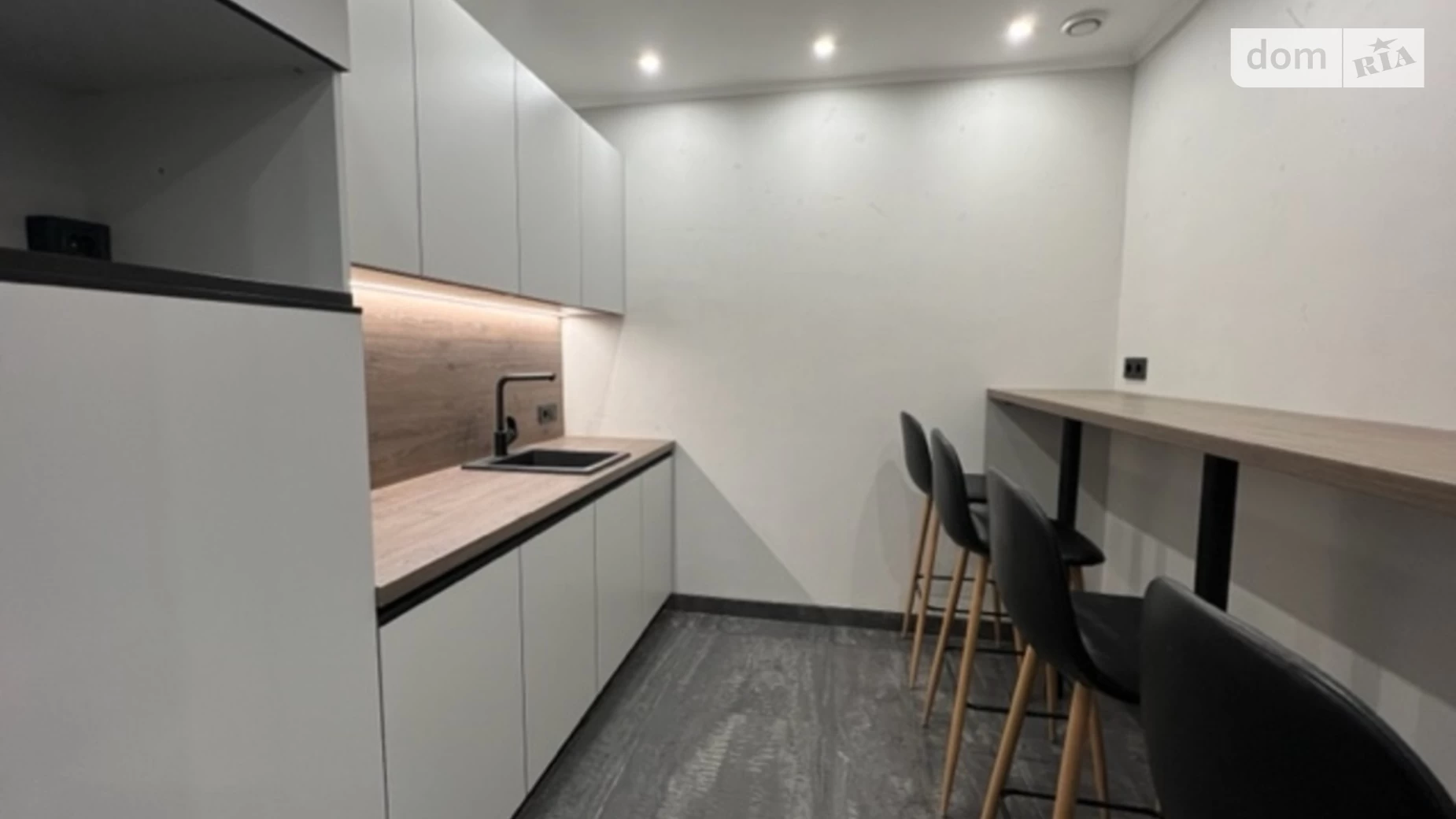 Сдается в аренду офис 131 кв. м в бизнес-центре, цена: 2300 $ - фото 4