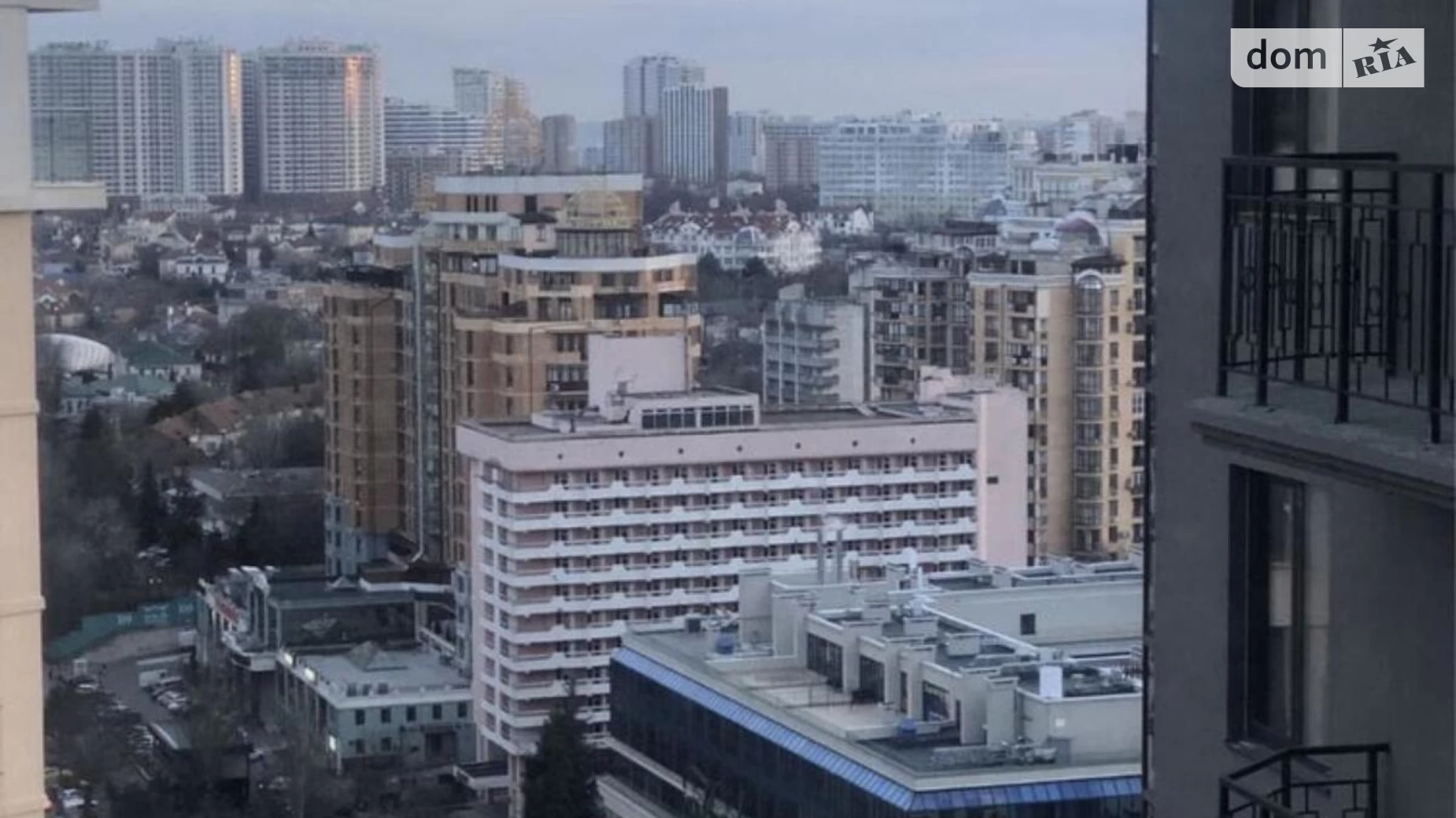 Продается 3-комнатная квартира 108.2 кв. м в Одессе, ул. Генуэзская, 1Е корпус 1 - фото 2