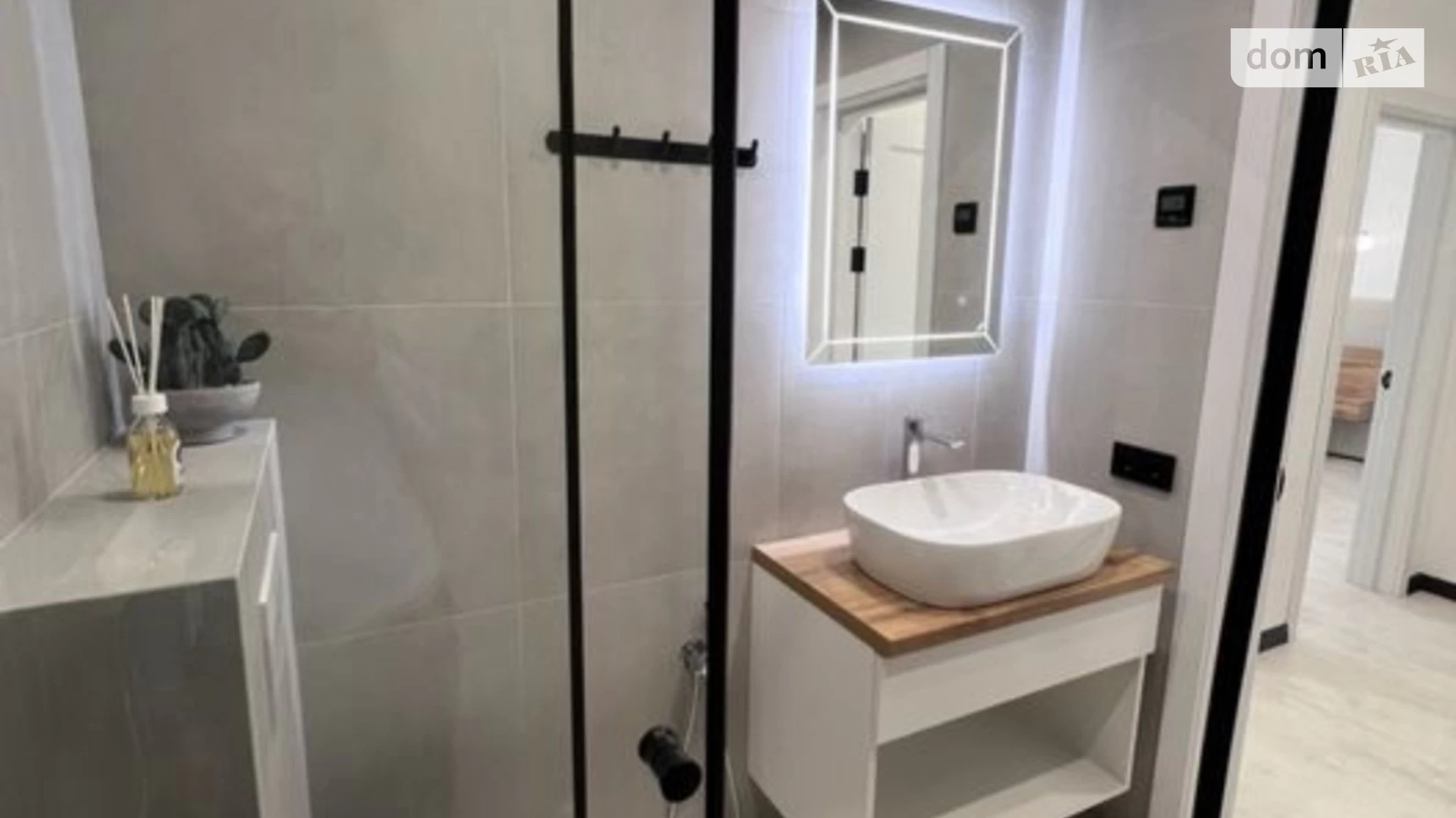 Продается 1-комнатная квартира 45 кв. м в Черновцах, ул. Роменская, 1Н - фото 3