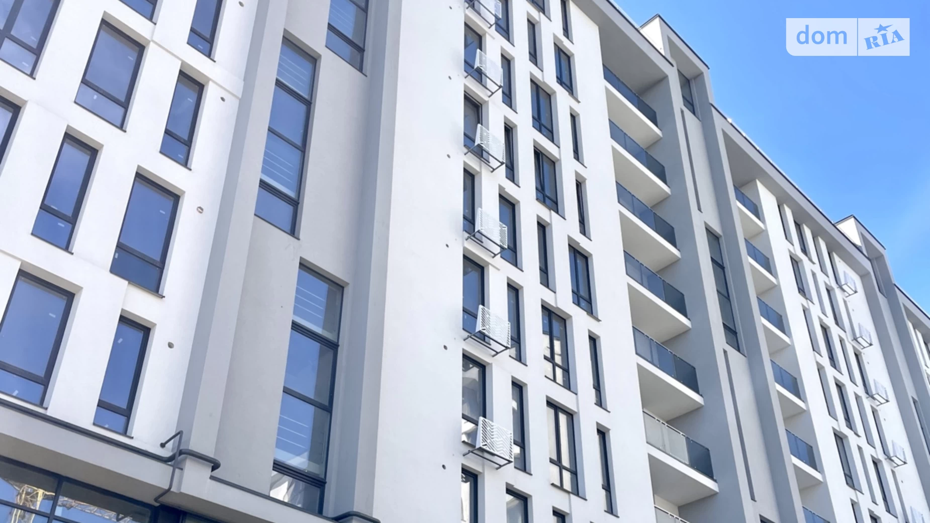 Продается 1-комнатная квартира 60.8 кв. м в Ивано-Франковске, ул. Надречная, 1 - фото 2