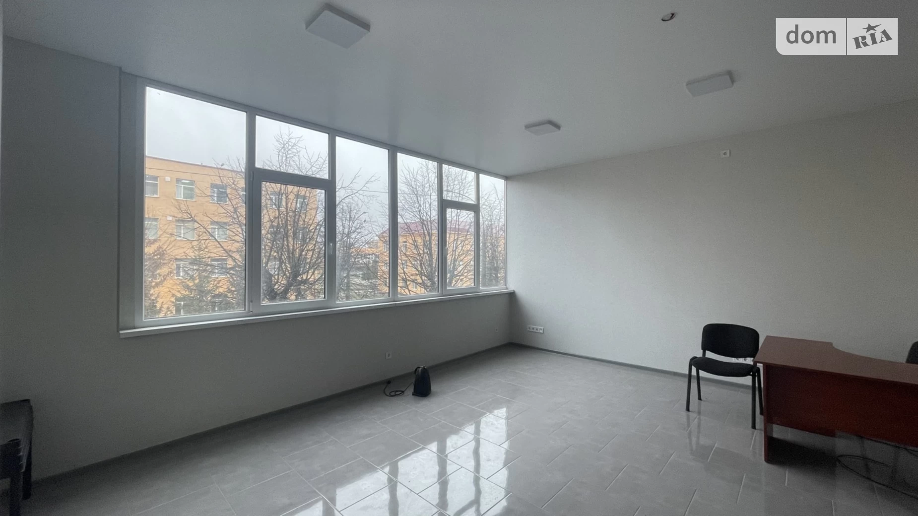 Продається офіс 30 кв. м в бізнес-центрі, цена: 22000 $ - фото 2